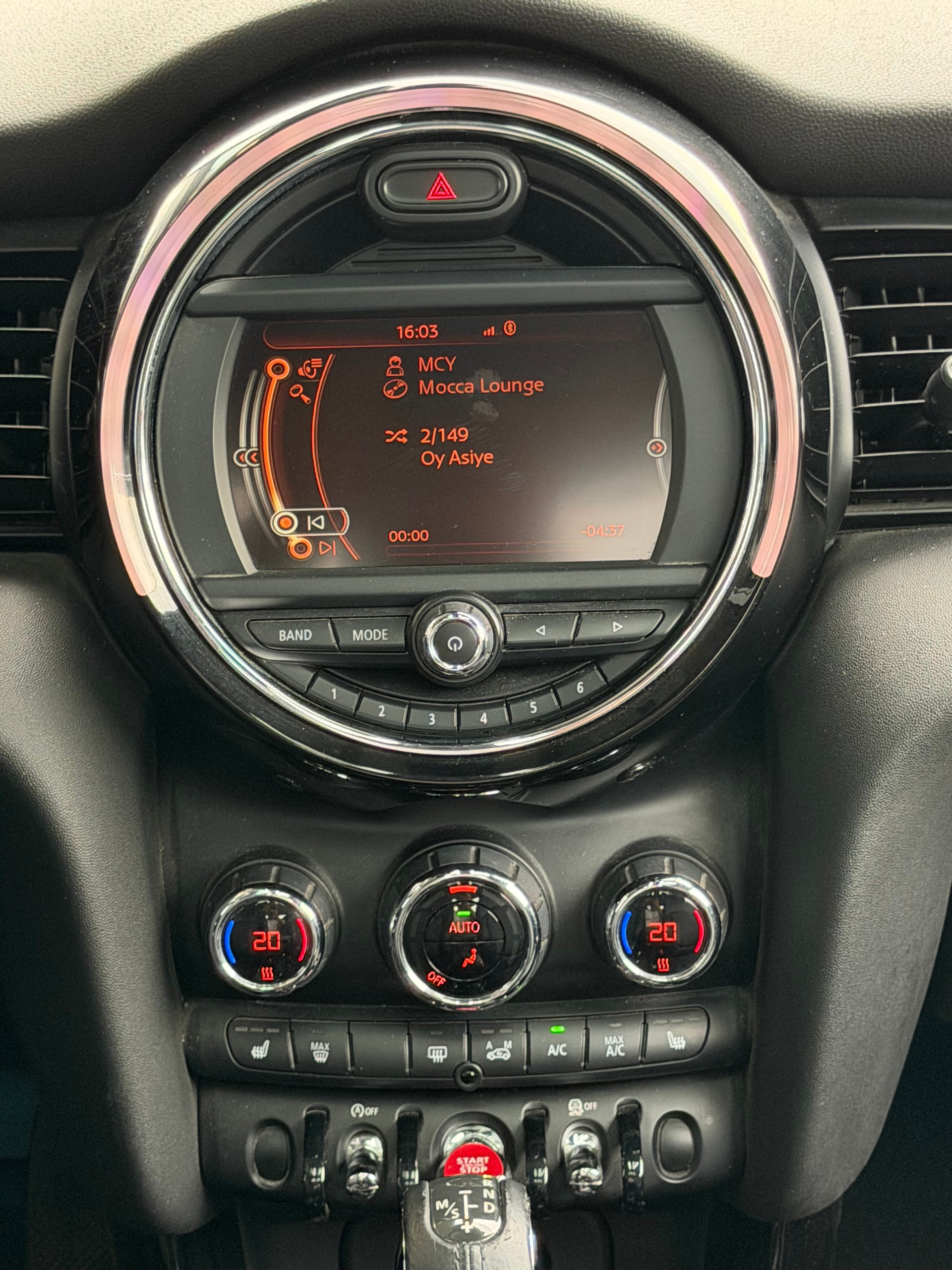 MINI Mini F55 2.0i Cooper S-image-14