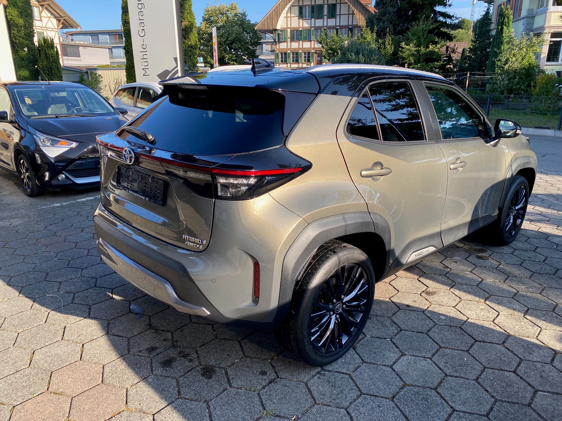TOYOTA Yaris Cross 1.5 Adventure e-CVT AWDi-image-2
