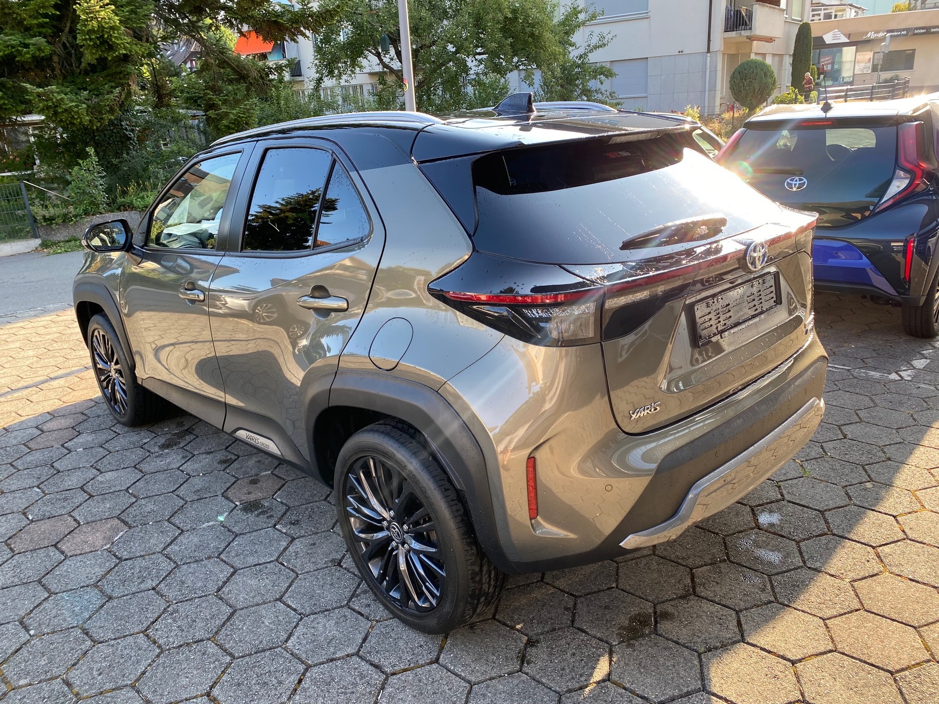 TOYOTA Yaris Cross 1.5 Adventure e-CVT AWDi-image-3