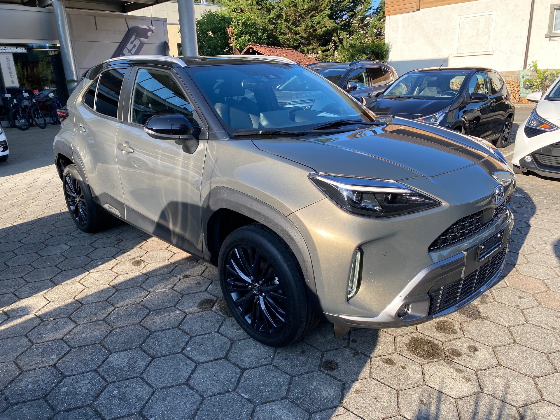 TOYOTA Yaris Cross 1.5 Adventure e-CVT AWDi-image-1