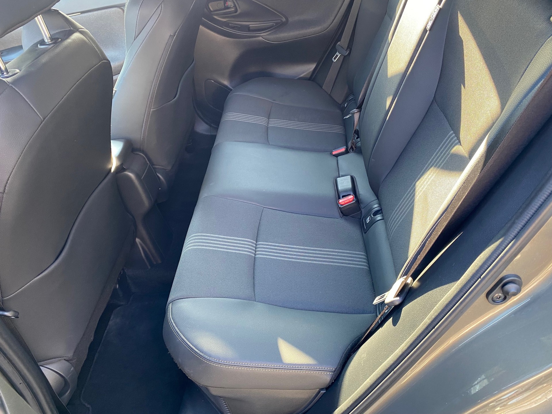 TOYOTA Yaris Cross 1.5 Adventure e-CVT AWDi-image-8