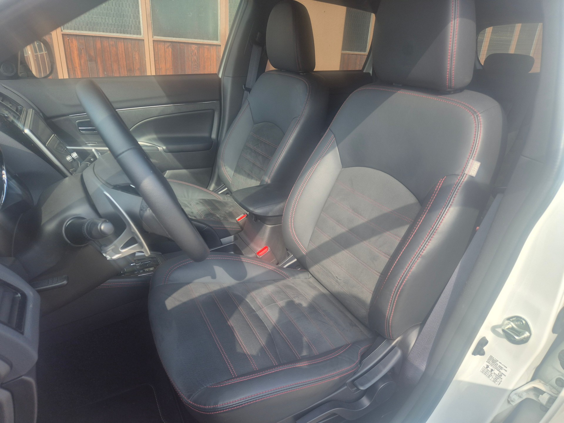 MITSUBISHI ASX 2.0 MIVEC Style 4WD Automat-image-13