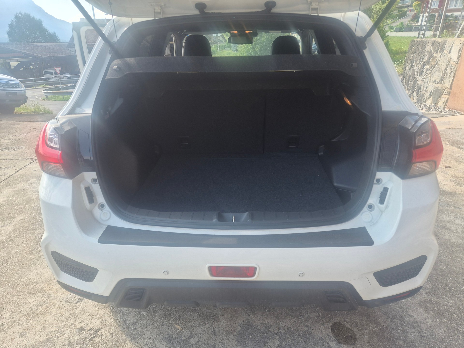 MITSUBISHI ASX 2.0 MIVEC Style 4WD Automat-image-15