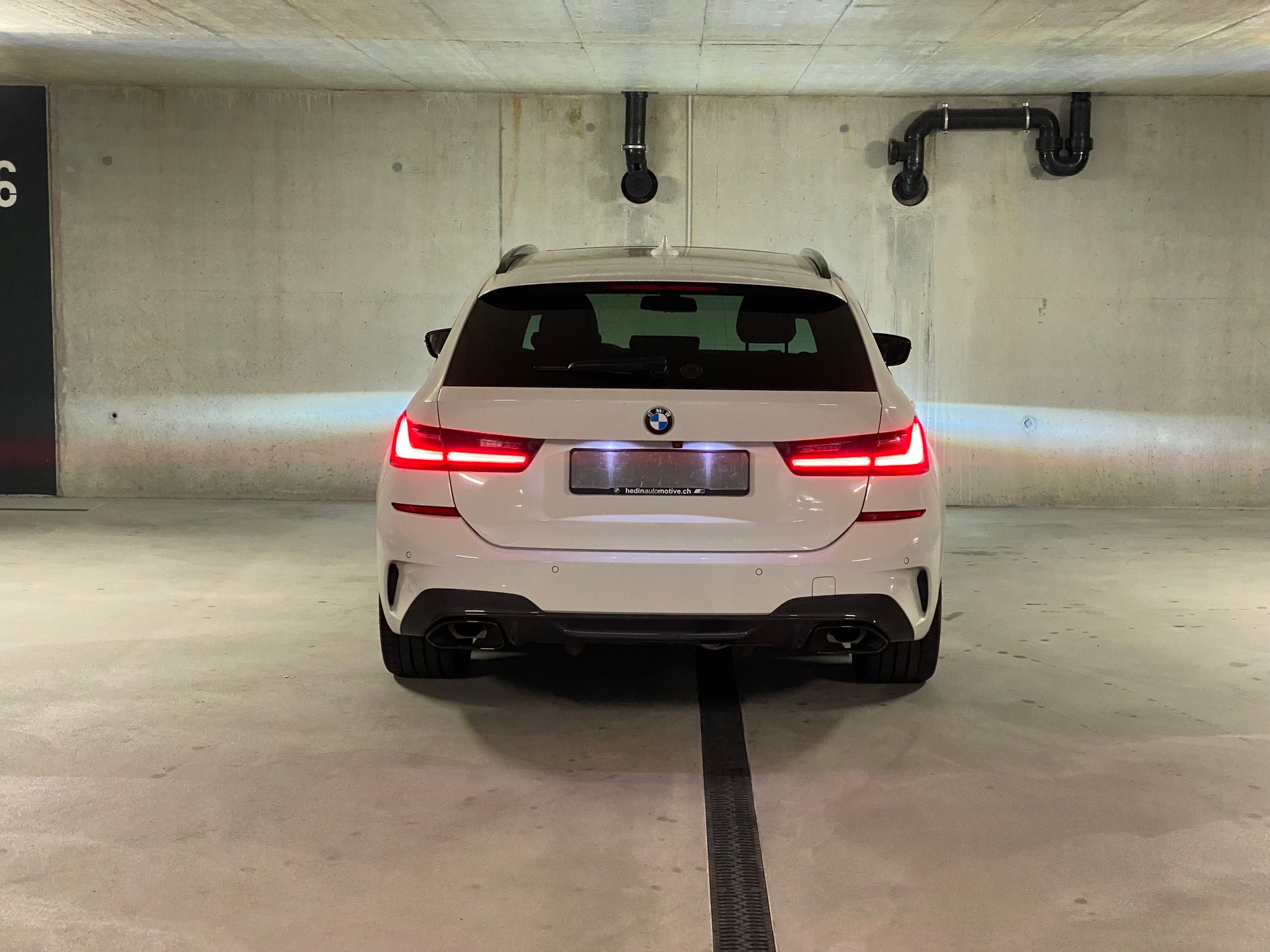 BMW M340d xDrive 48V Touring Steptronic Sport-image-3