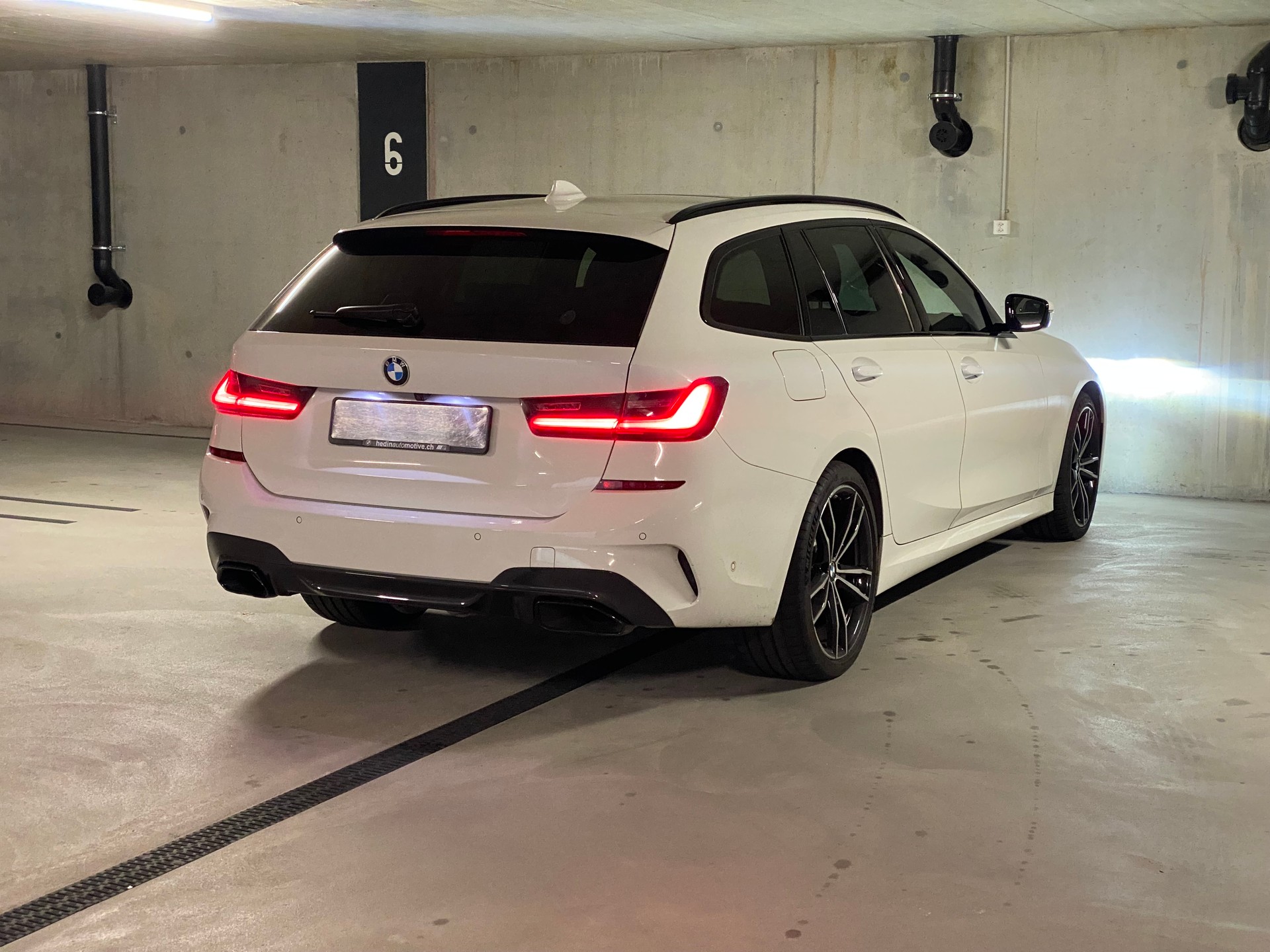 BMW M340d xDrive 48V Touring Steptronic Sport-image-4