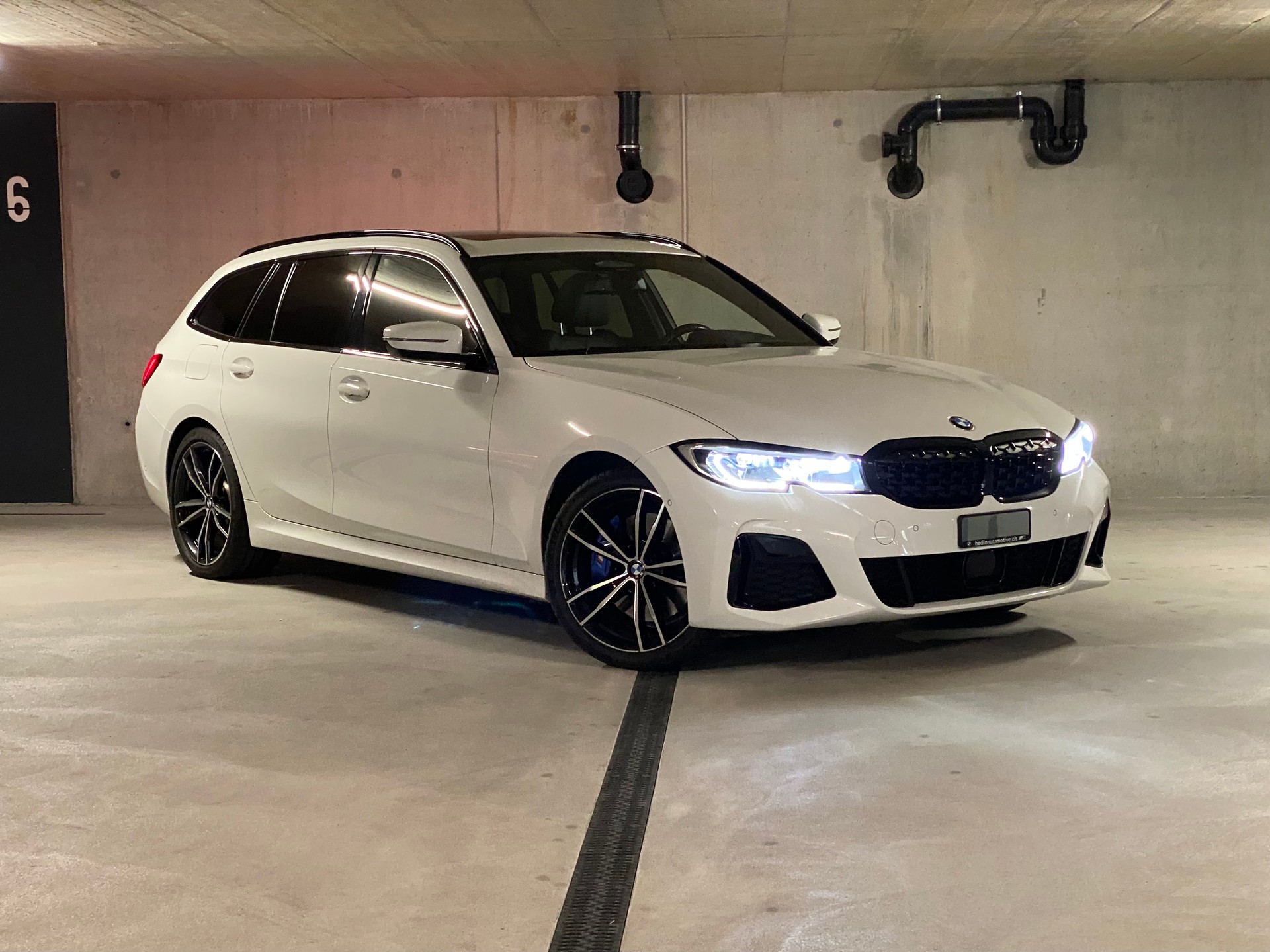 BMW M340d xDrive 48V Touring Steptronic Sport-image-5