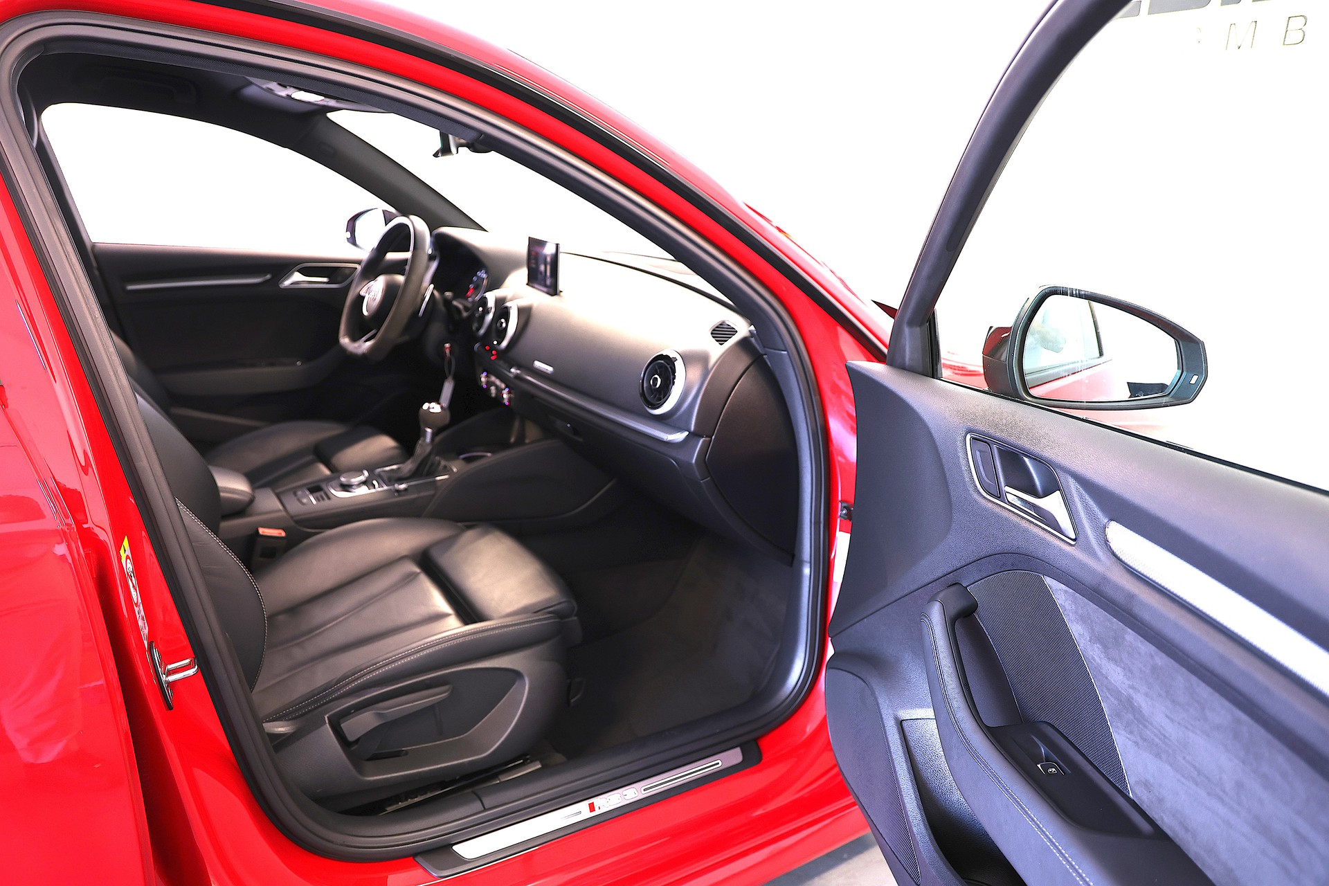 AUDI RS3 Sportback 2.5 T FSI quattro S-Tronic-image-11