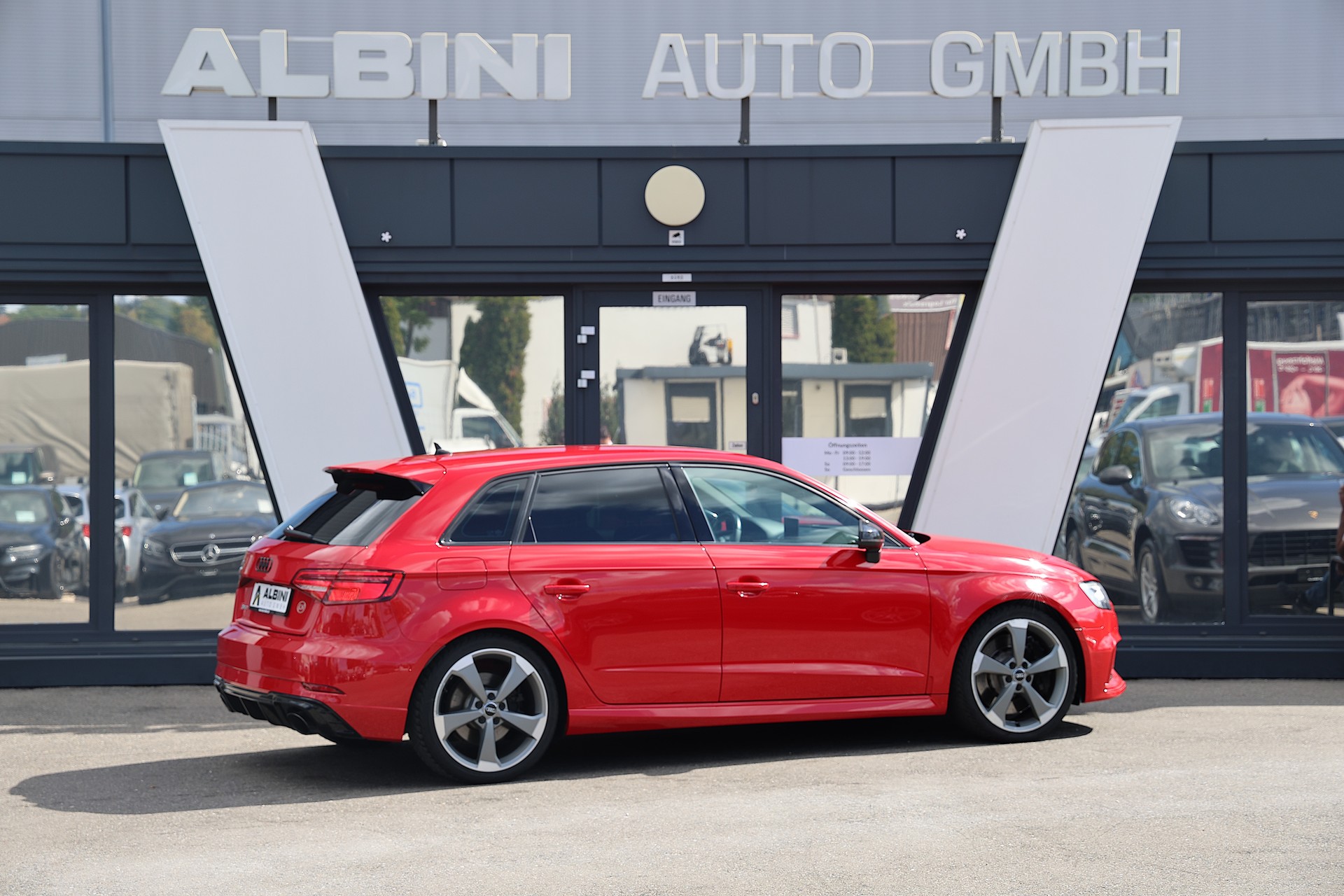 AUDI RS3 Sportback 2.5 T FSI quattro S-Tronic-image-2