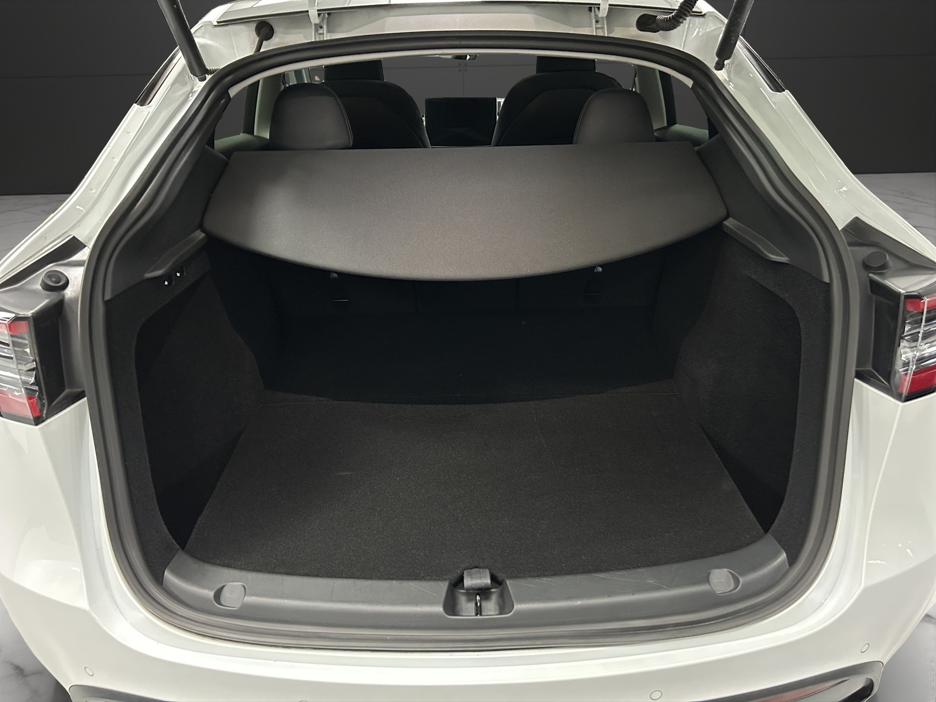 TESLA Model Y Performance Batterie 91% Model 2023-image-12