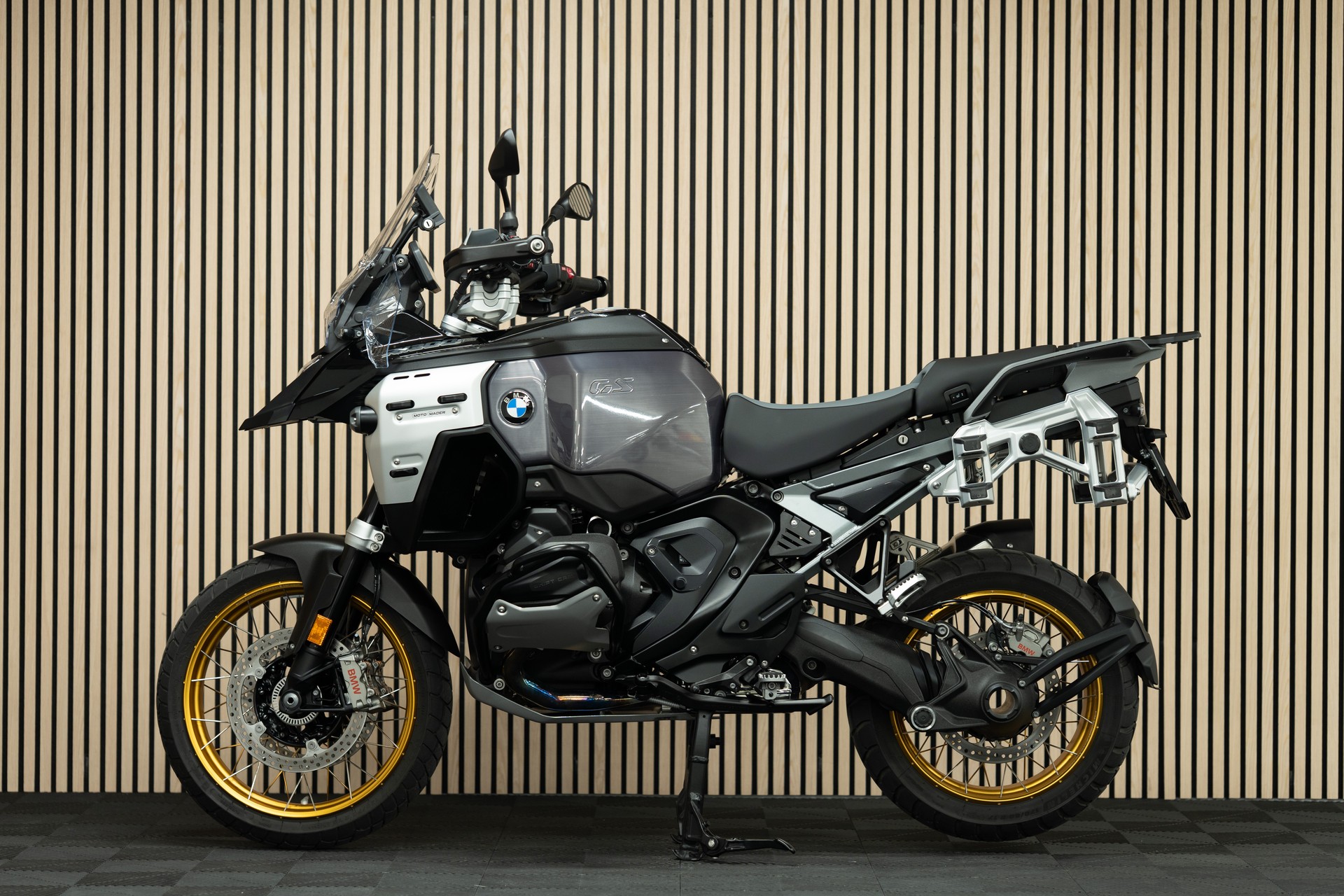 BMW R 1300 GS Adventure-showroom-element-1