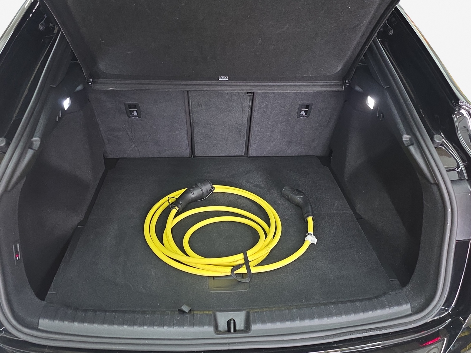 AUDI Q4 Sportback e-tron 50 quattro-image-12