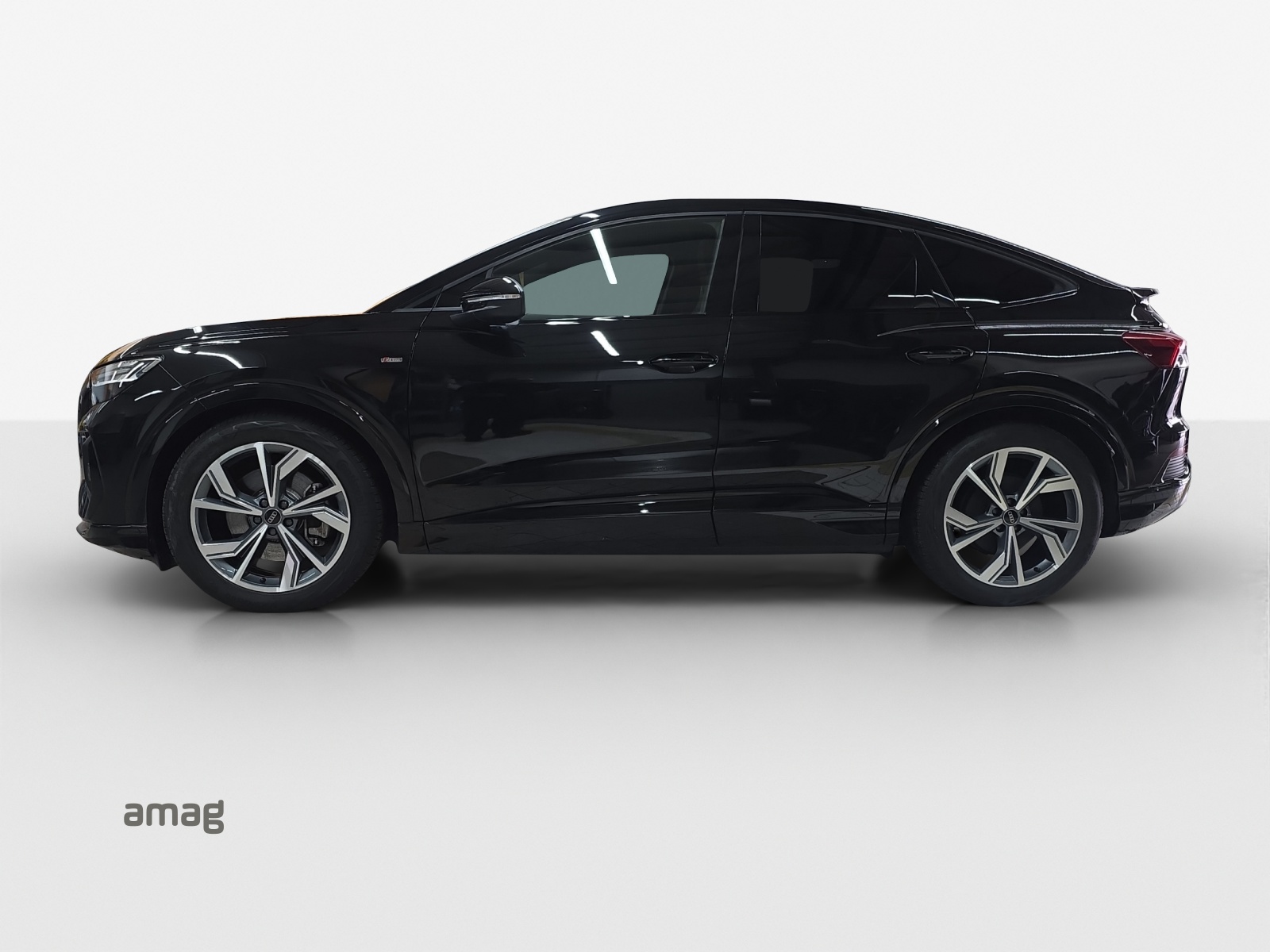 AUDI Q4 Sportback e-tron 50 quattro-image-2