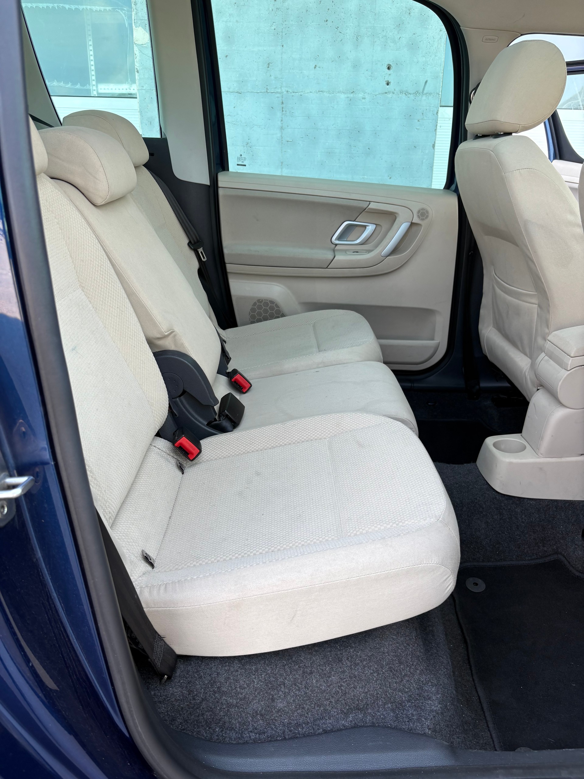 SKODA Roomster 1.9 TDI Style-image-8