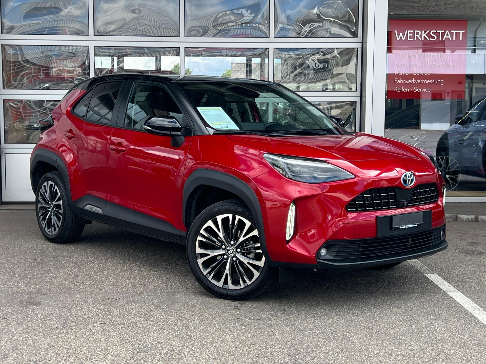 TOYOTA Yaris Cross 1.5 VVT-i HSD Elegant AWD-i-image-0
