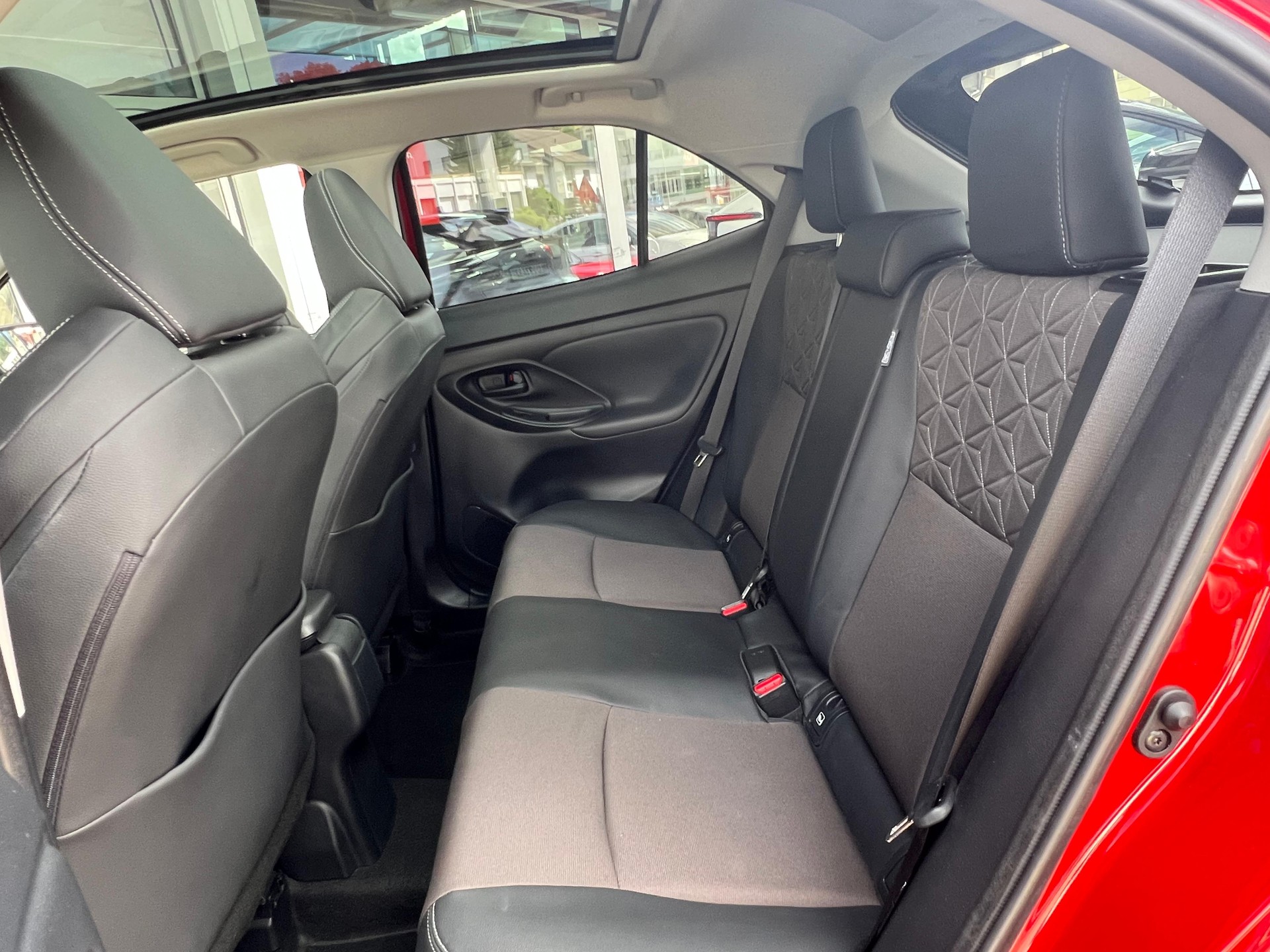 TOYOTA Yaris Cross 1.5 VVT-i HSD Elegant AWD-i-image-10