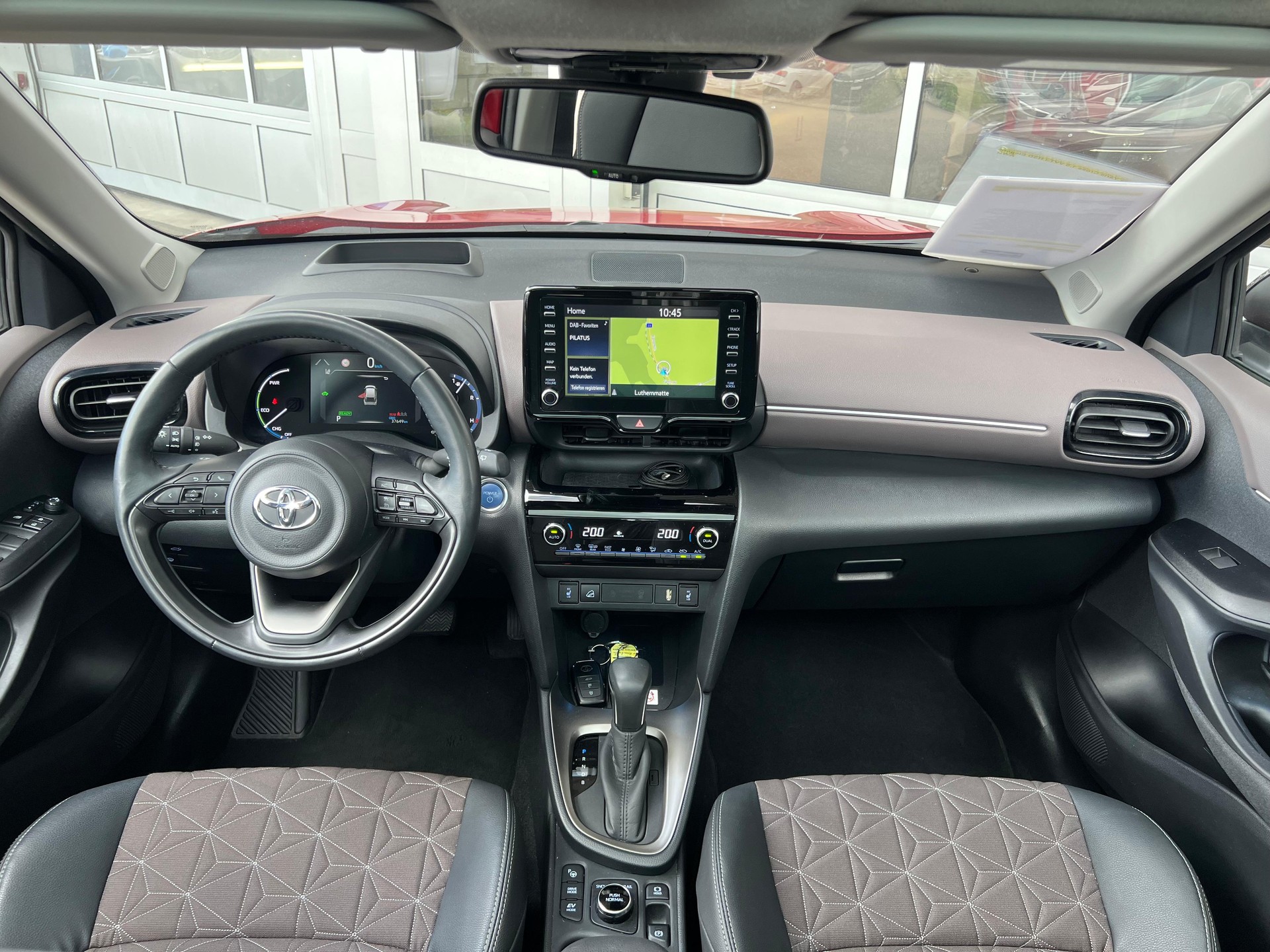 TOYOTA Yaris Cross 1.5 VVT-i HSD Elegant AWD-i-image-15