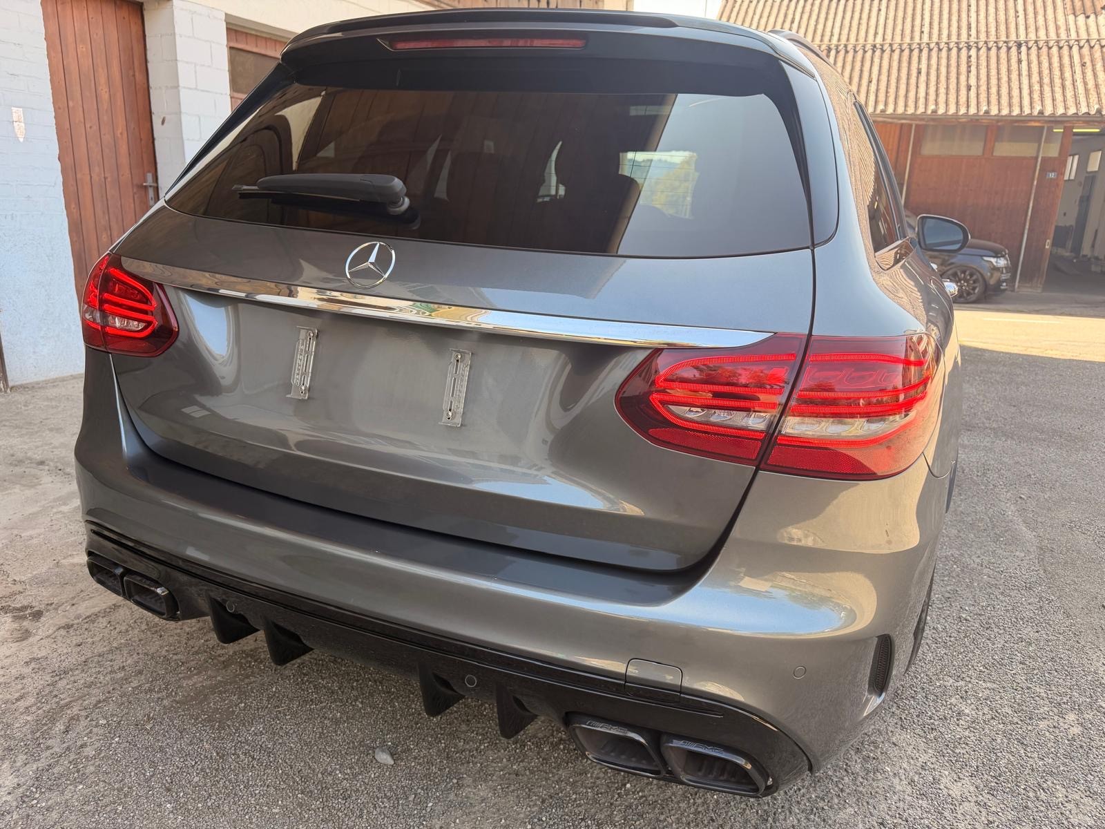 MERCEDES-BENZ C 63 AMG-image-2