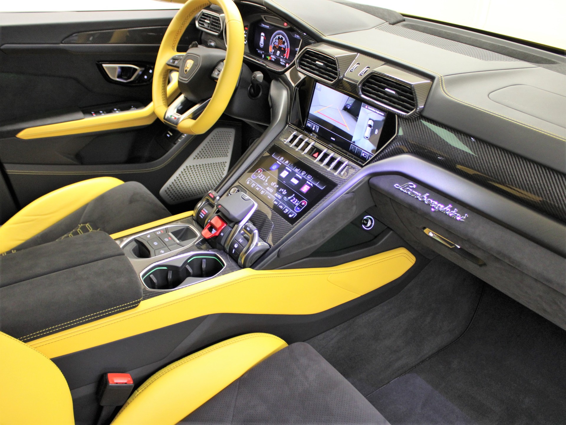 LAMBORGHINI Urus E-Gear-image-4