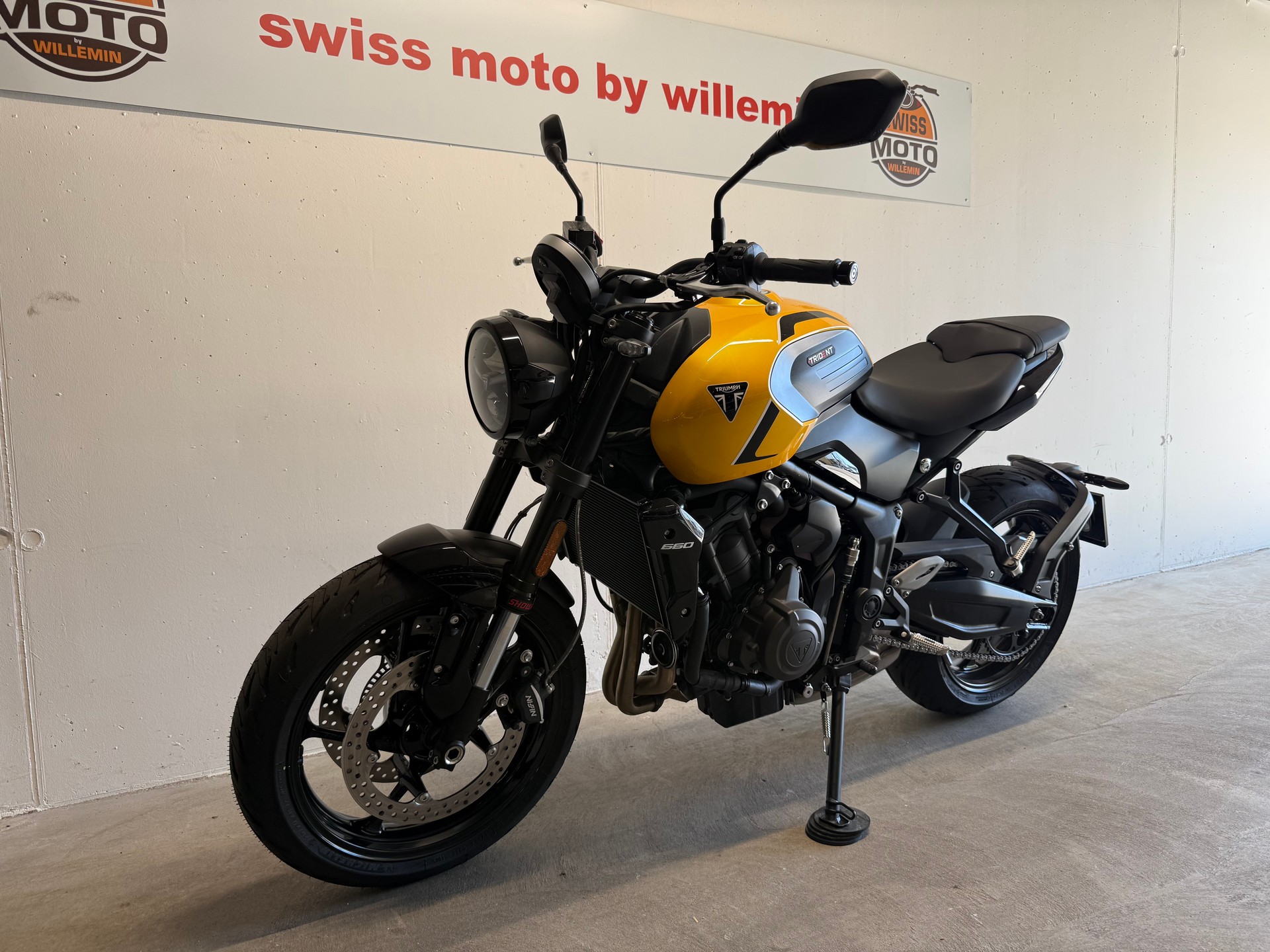 TRIUMPH Trident 660-showroom-element-1