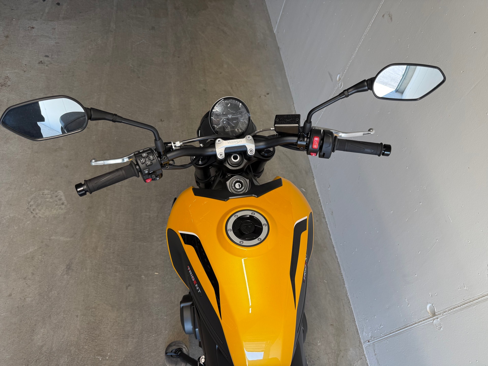 TRIUMPH Trident 660-image-5