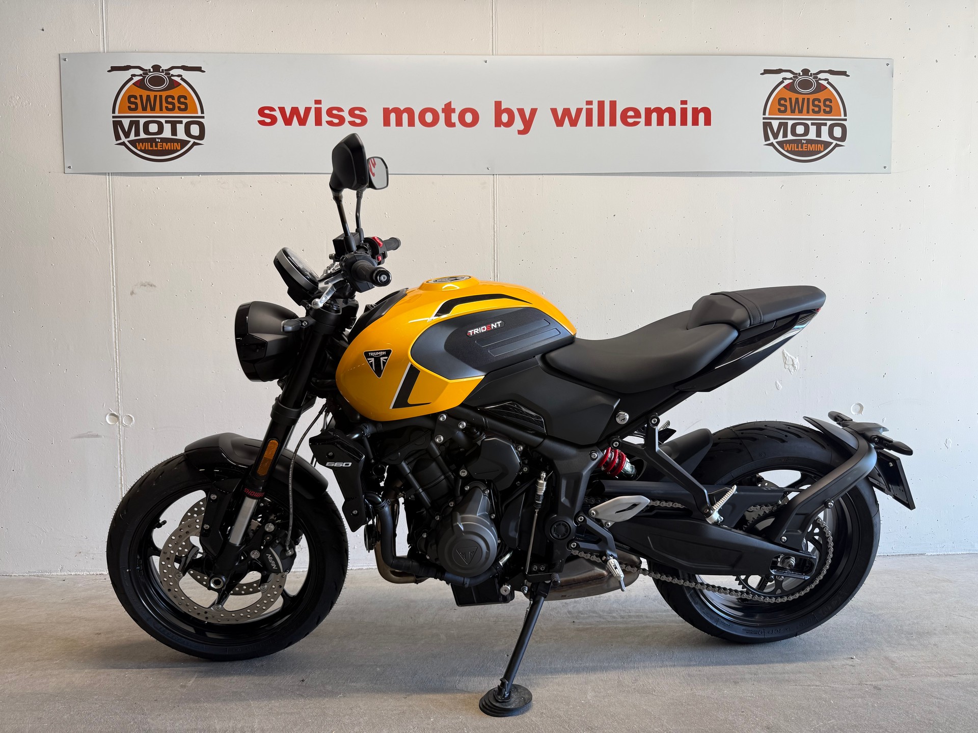 TRIUMPH Trident 660