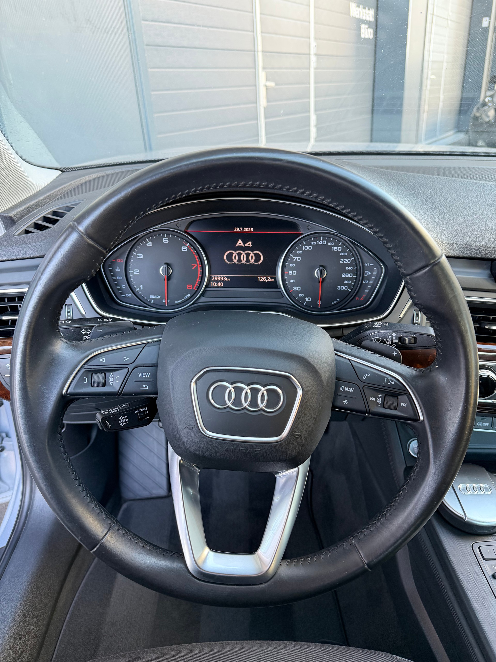 AUDI A4 Limousine 2.0 TFSI Design-image-9