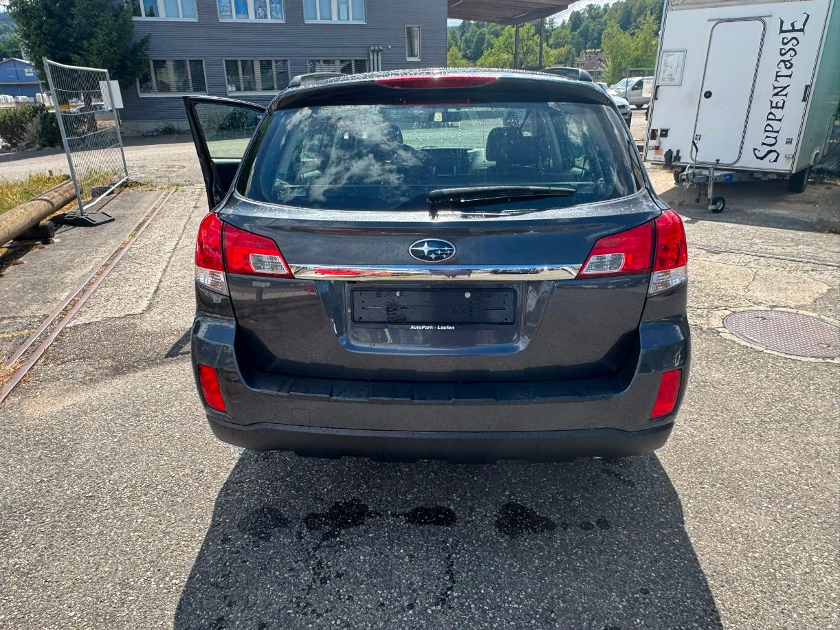 SUBARU Outback 3.6R Executive AWD Automatic-image-3