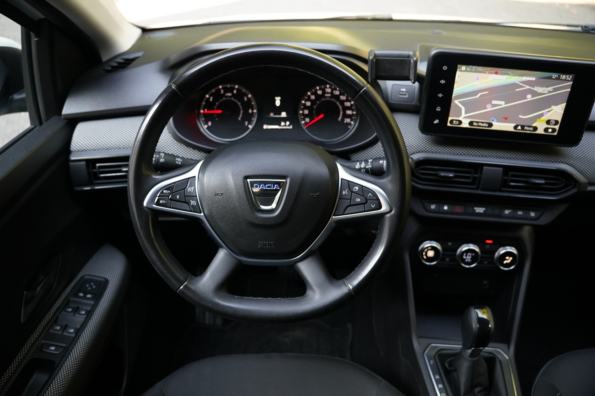 DACIA Sandero TCe 90 Comfort CVT-image-21