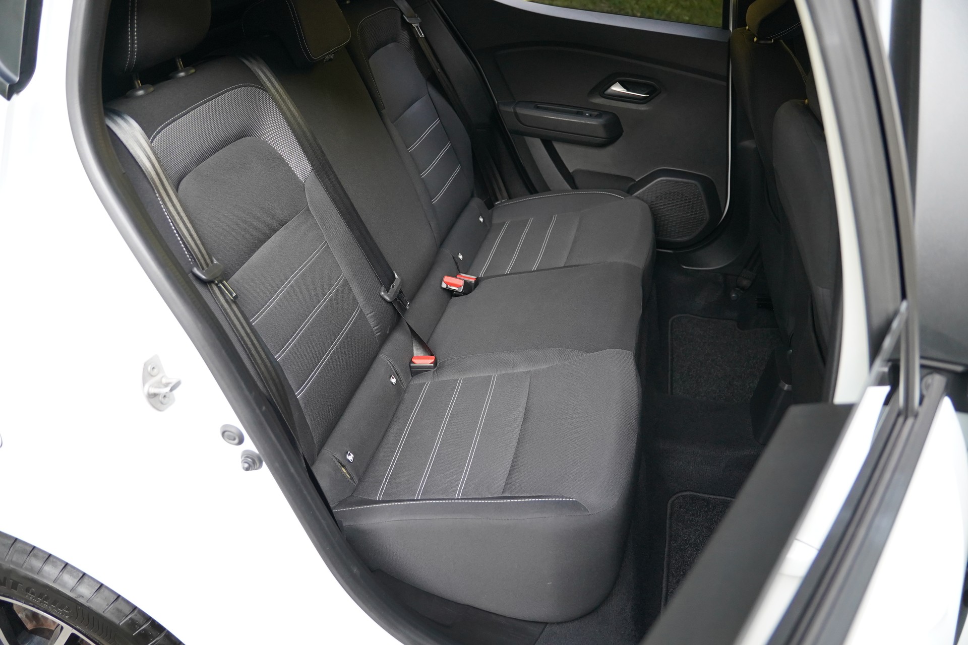 DACIA Sandero TCe 90 Comfort CVT-image-18