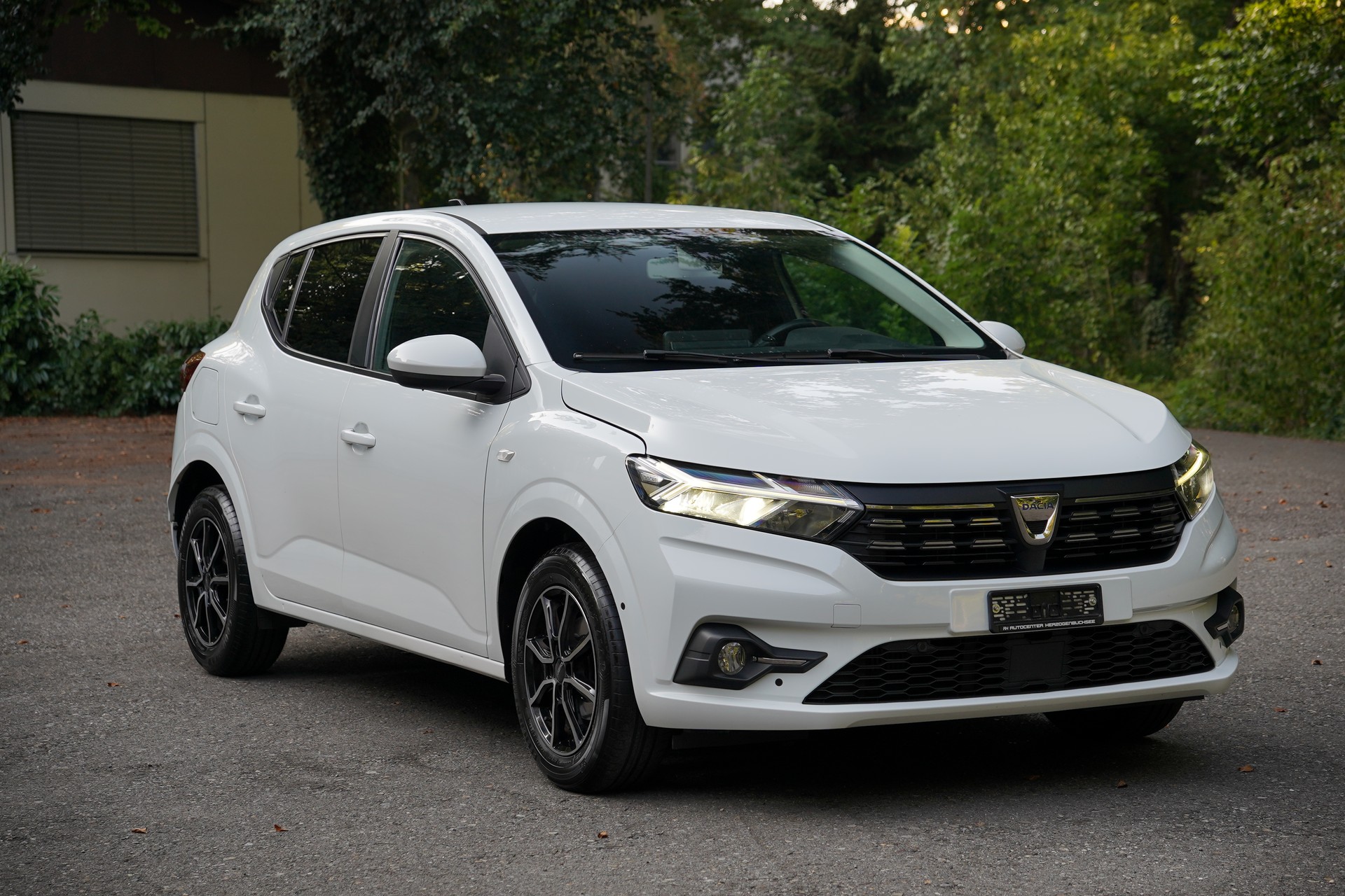 DACIA Sandero TCe 90 Comfort CVT-image-0