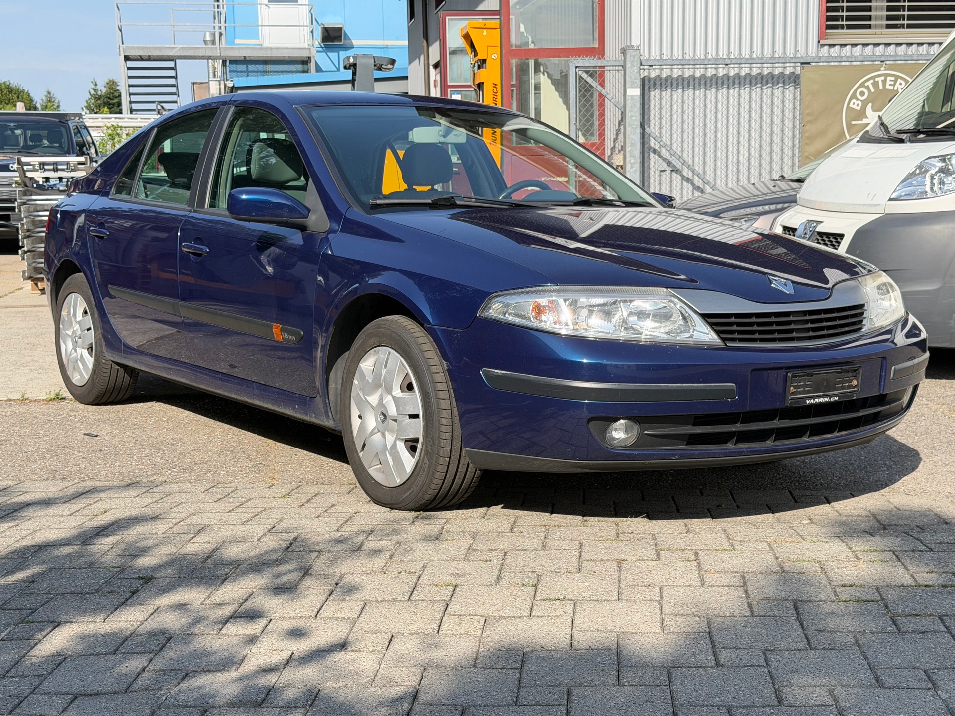 RENAULT Laguna 1.8 16V Expression-image-0
