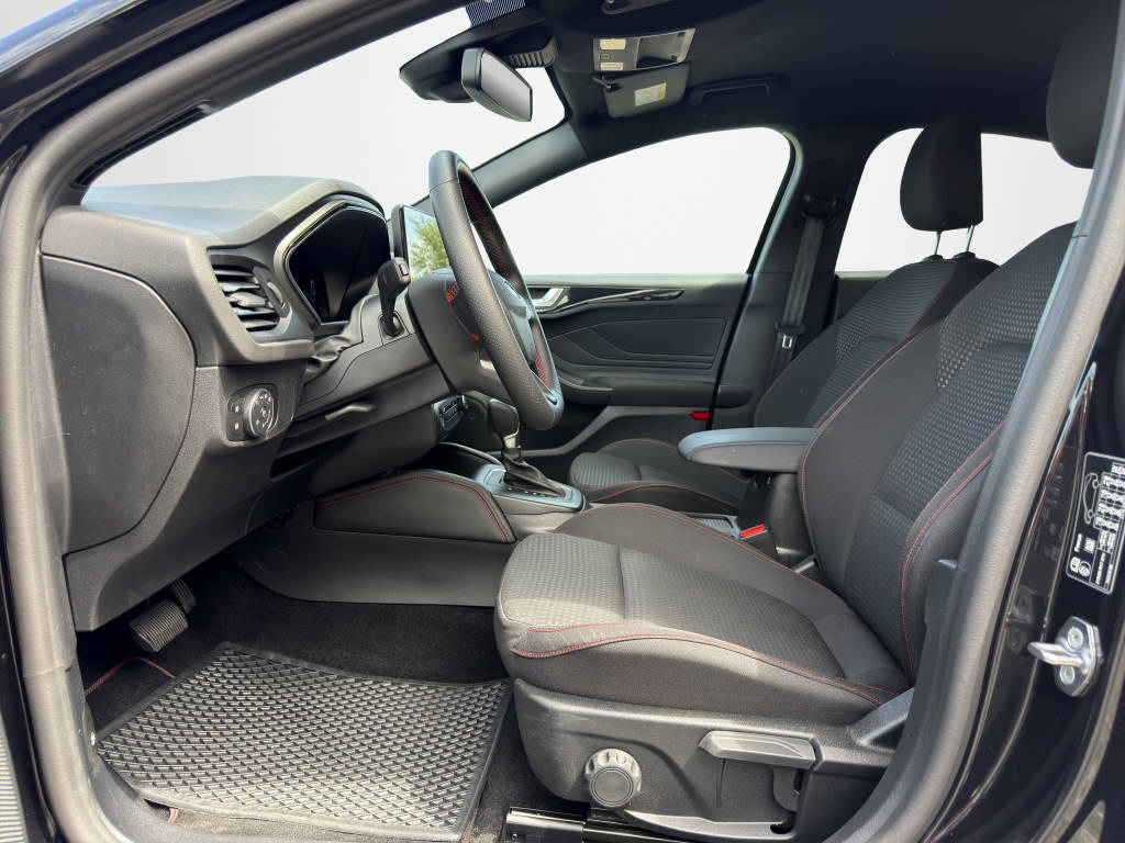 FORD Focus 1.0i EcoB Hybrid 155 ST-Line X-image-8