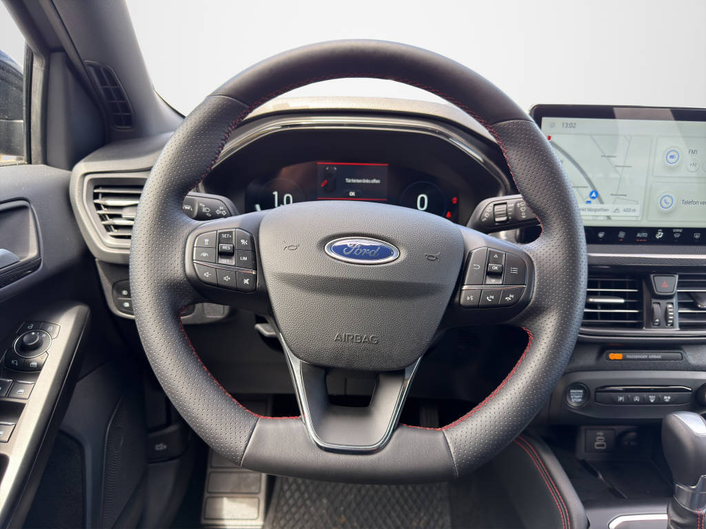 FORD Focus 1.0i EcoB Hybrid 155 ST-Line X-image-9