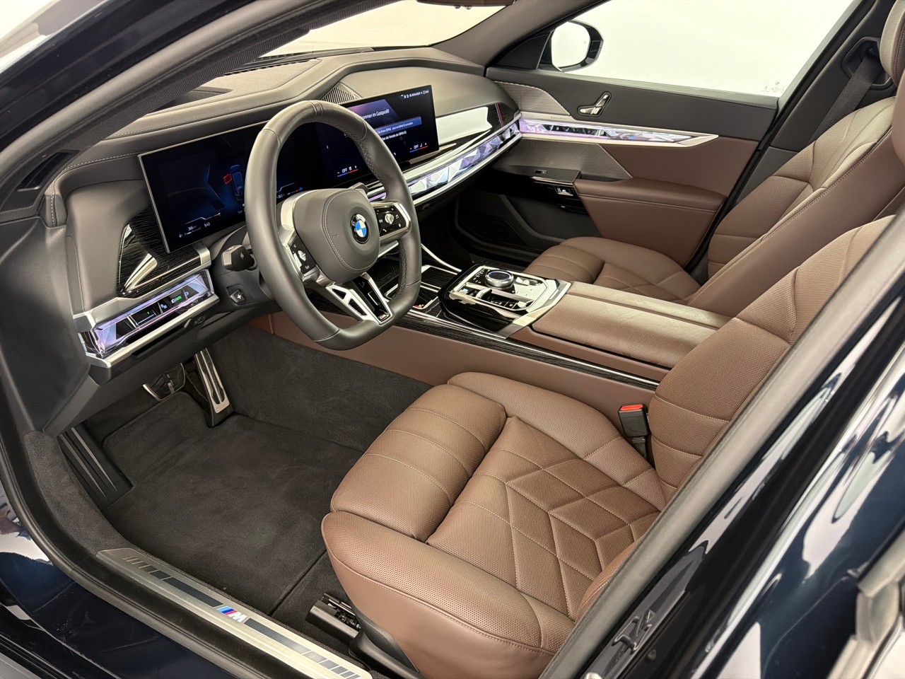 BMW 740d xDrive 48V M Sport-image-4
