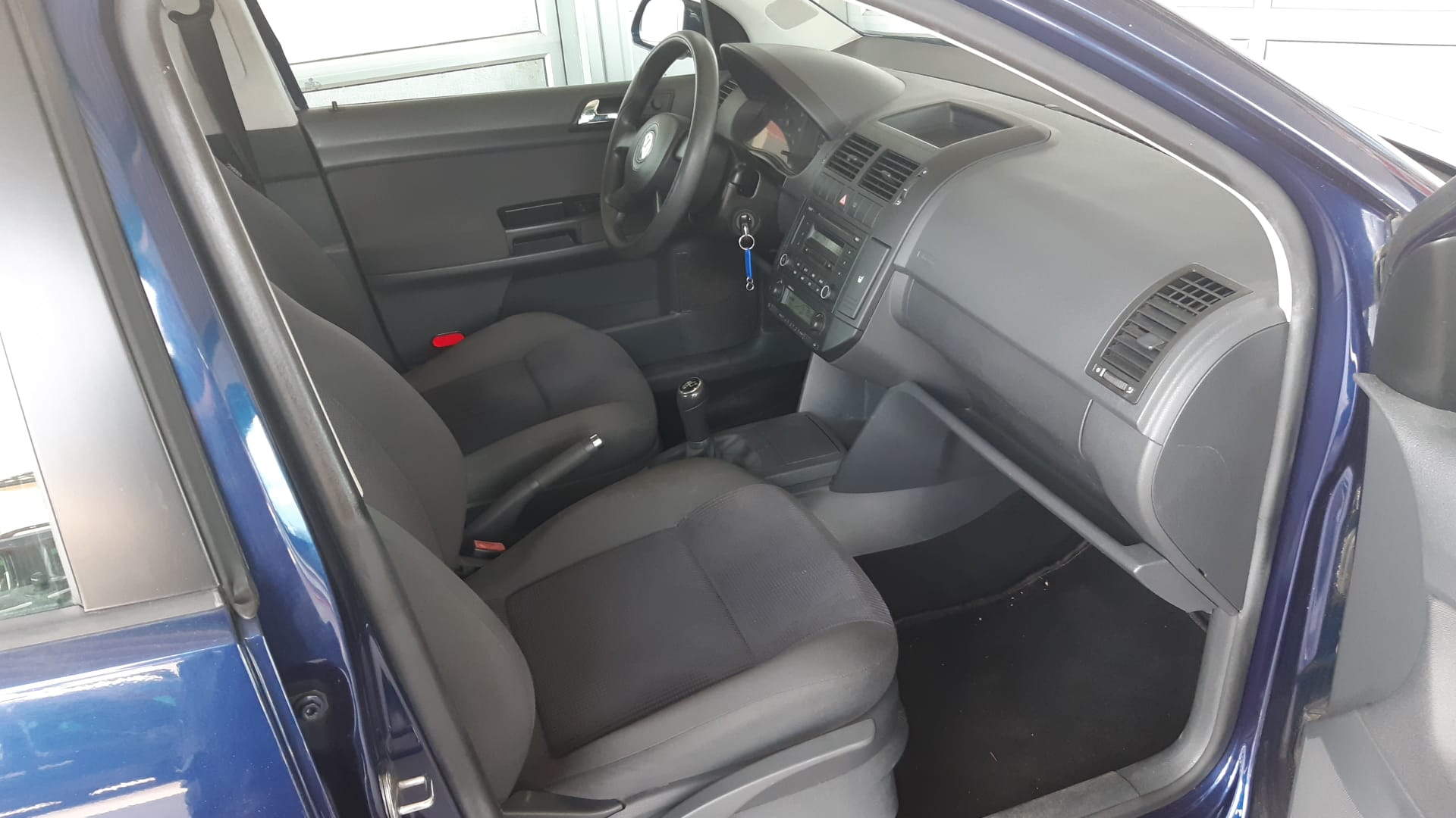 VW Polo 1.4 16V Young&Fresh-image-13