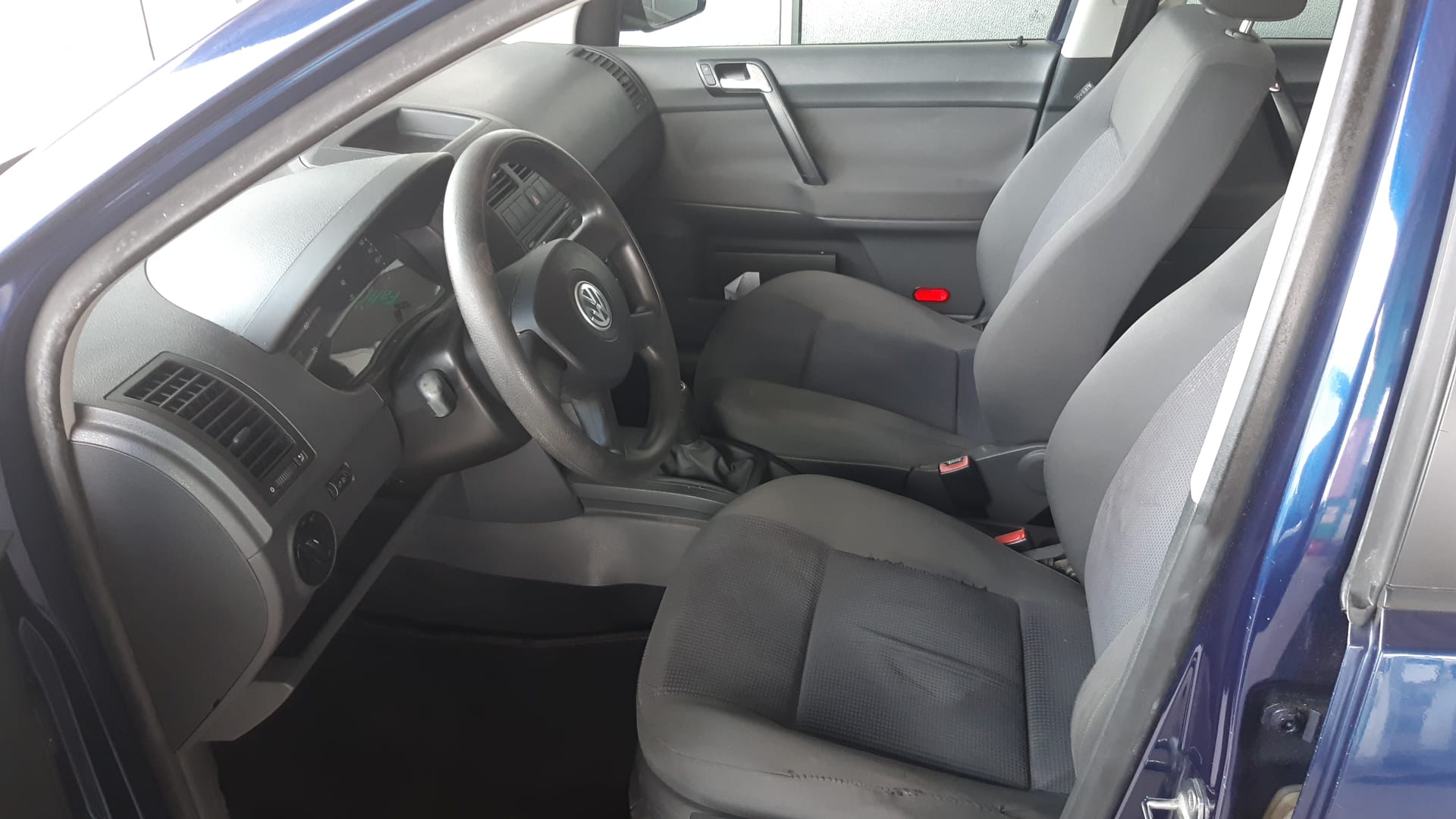 VW Polo 1.4 16V Young&Fresh-image-12