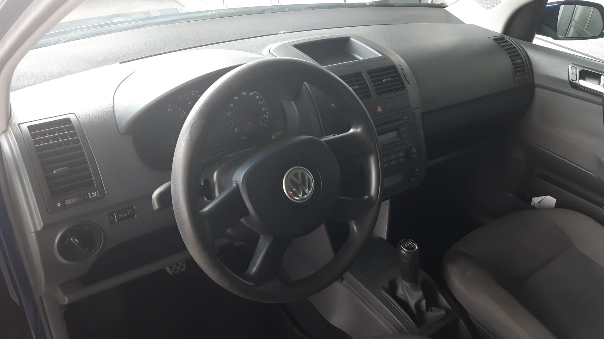 VW Polo 1.4 16V Young&Fresh-image-11