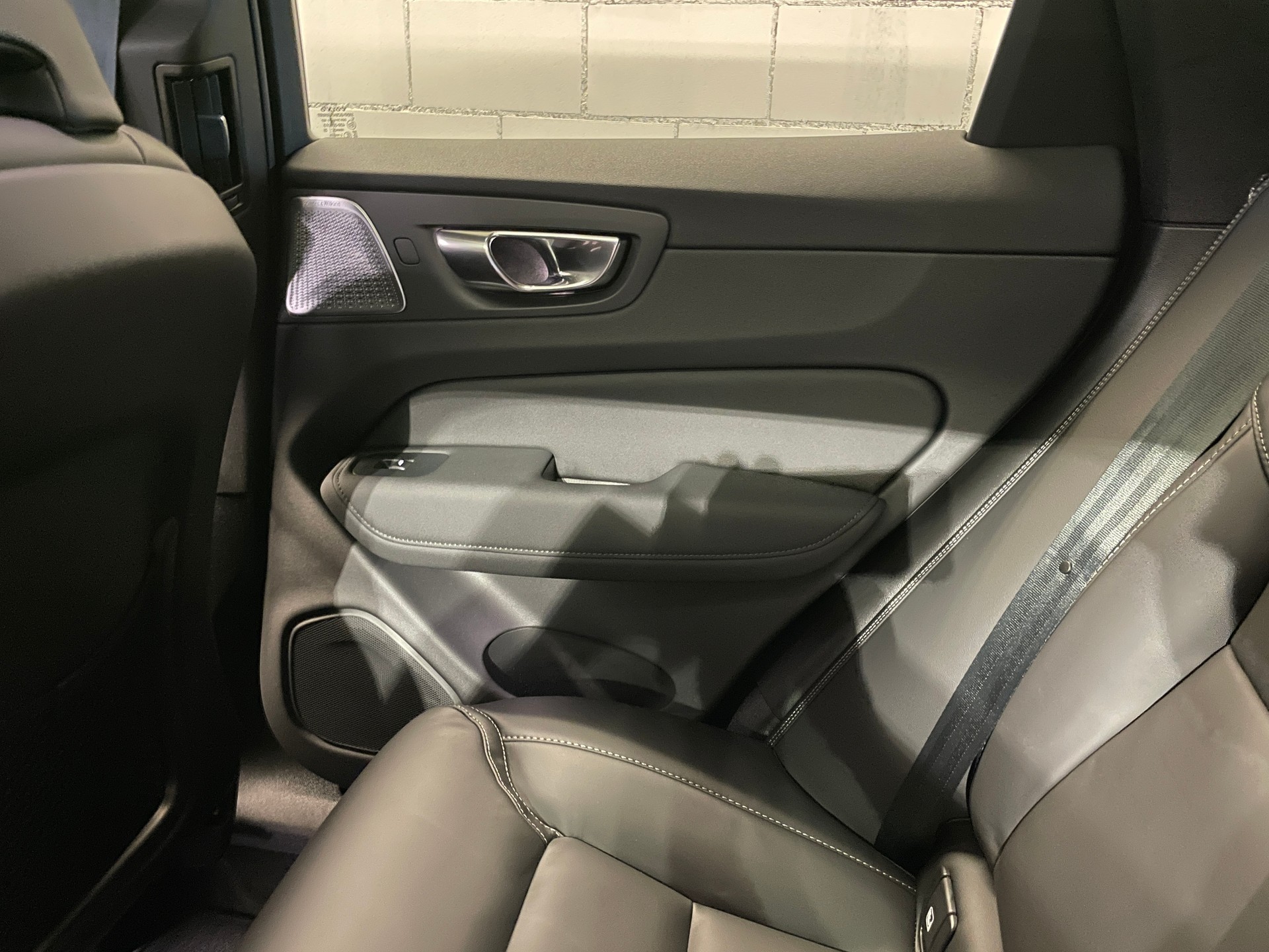 VOLVO XC60 T6 eAWD PluginHybrid Ultra Black Geartronic-image-13