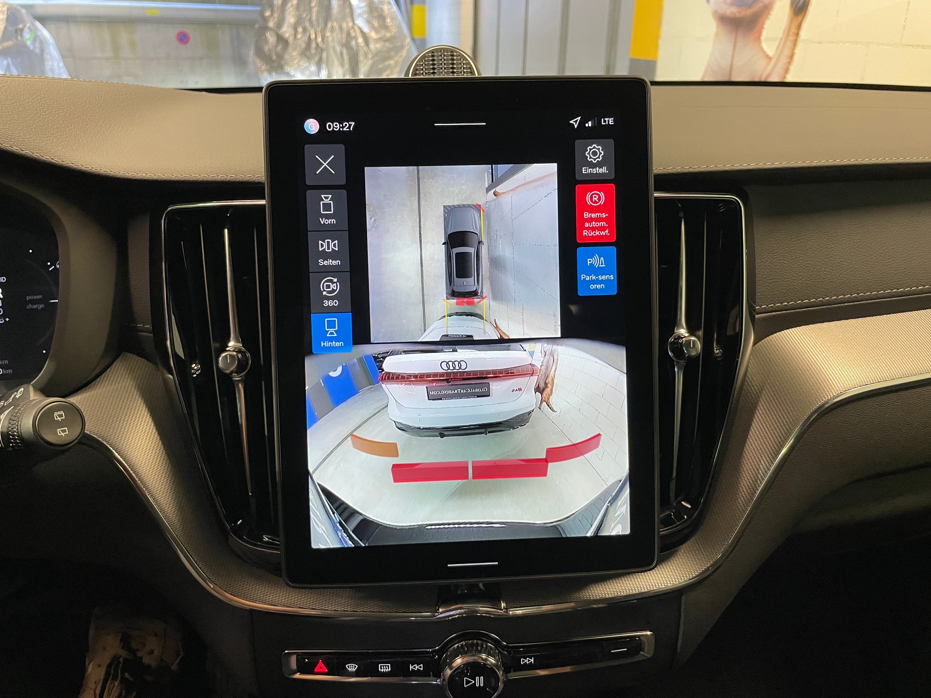 VOLVO XC60 T6 eAWD PluginHybrid Ultra Black Geartronic-image-19