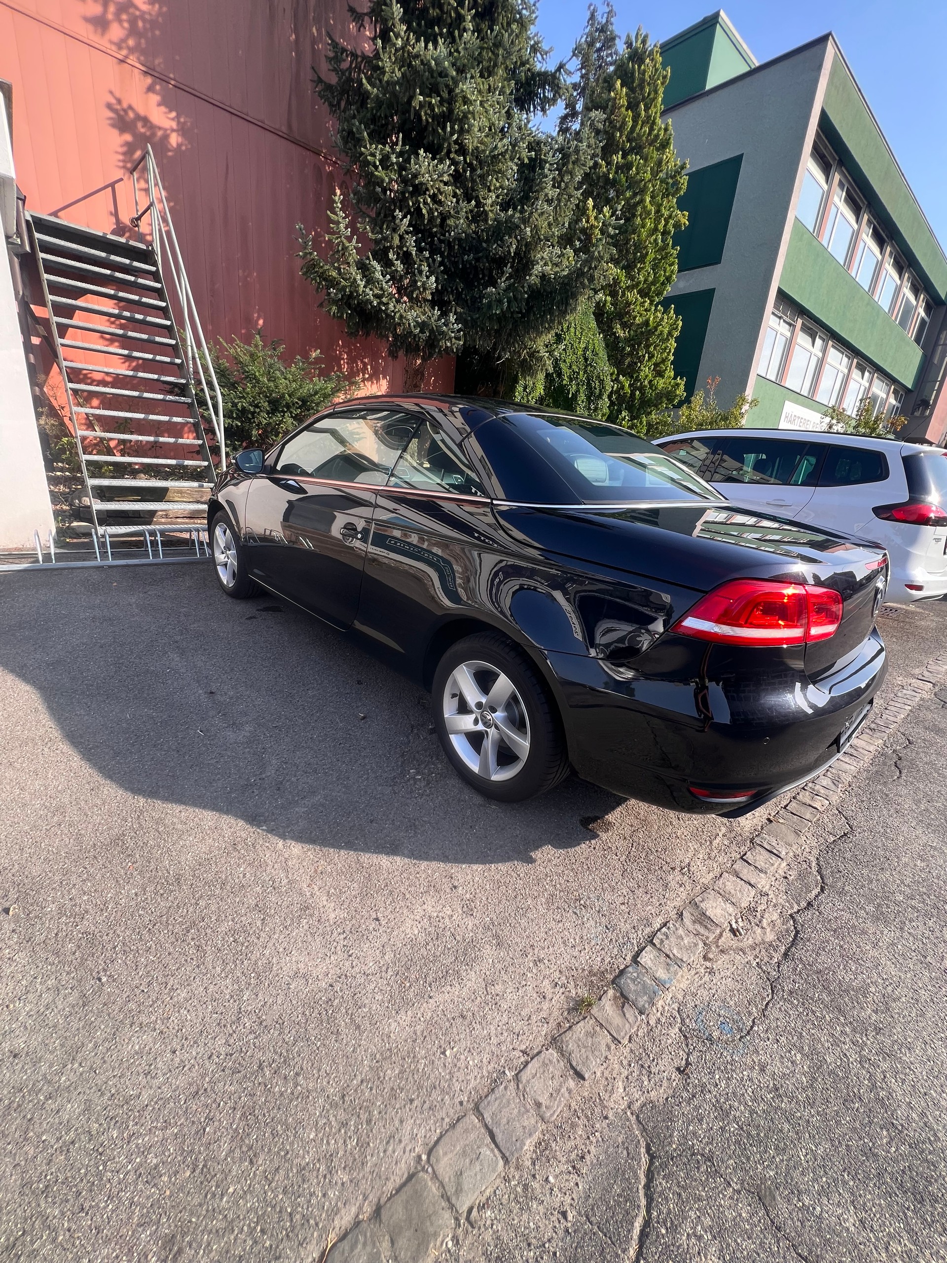 VW Eos 1.4 TSI BlueMotion Technology-image-11