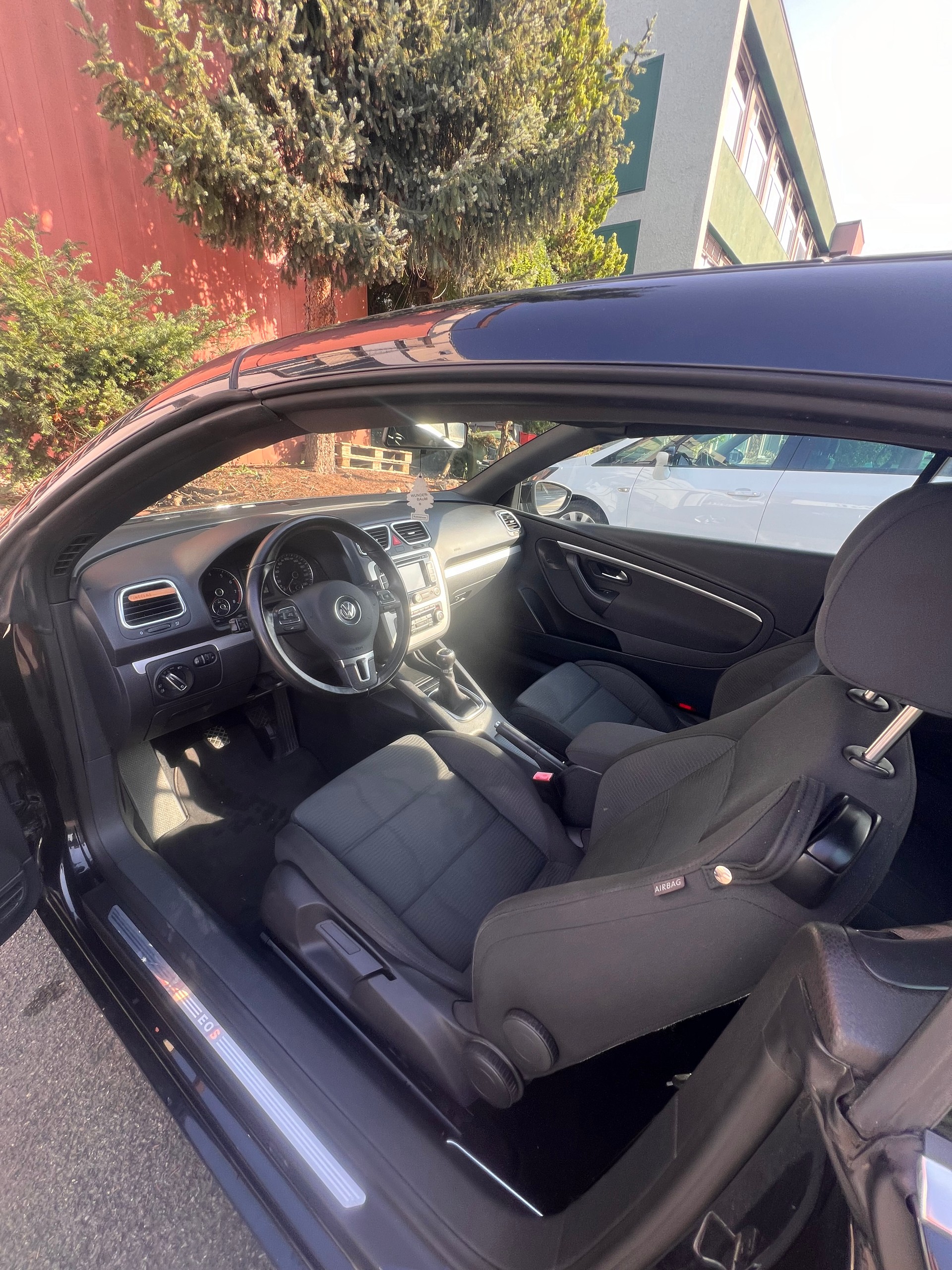 VW Eos 1.4 TSI BlueMotion Technology-image-6
