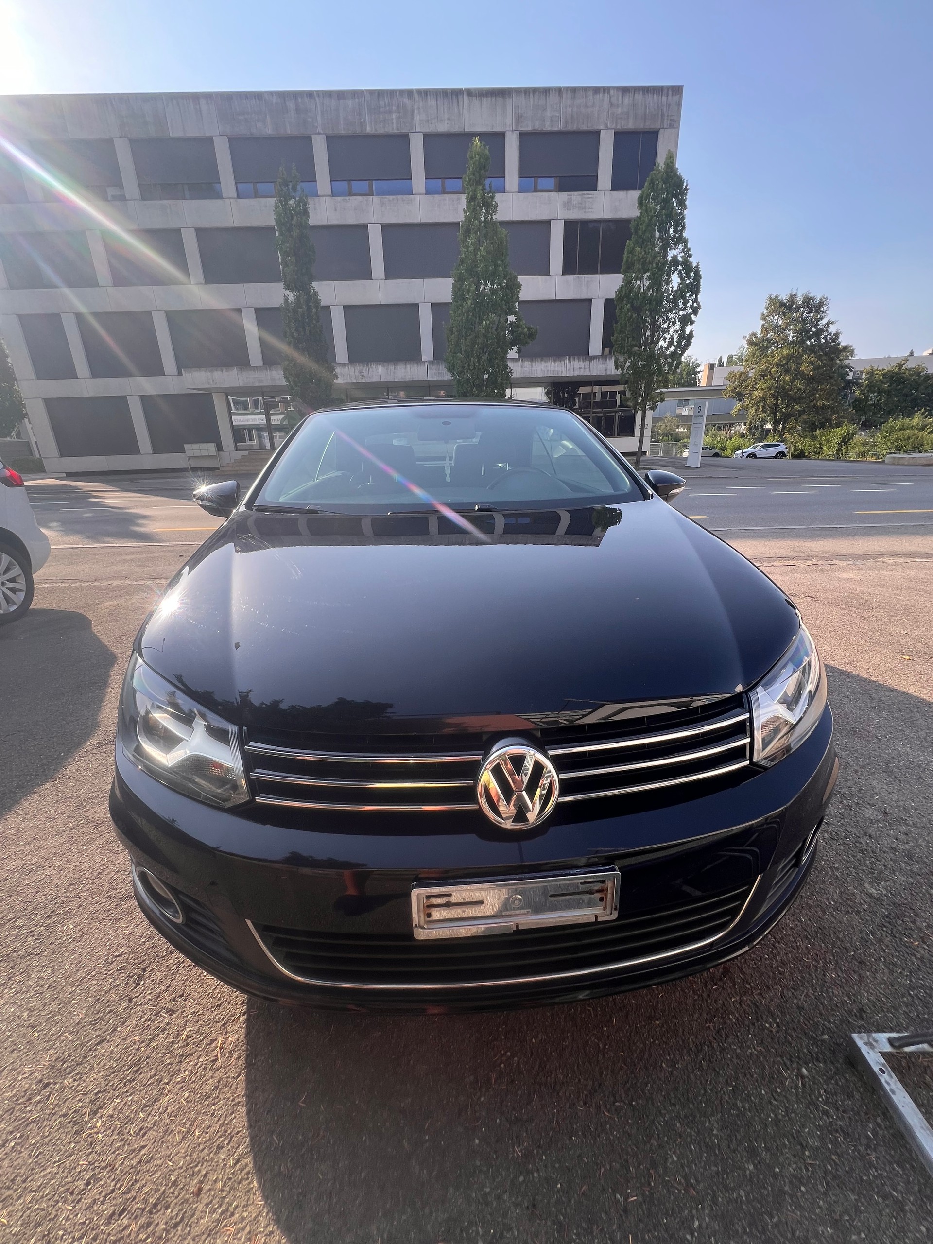 VW Eos 1.4 TSI BlueMotion Technology-image-12