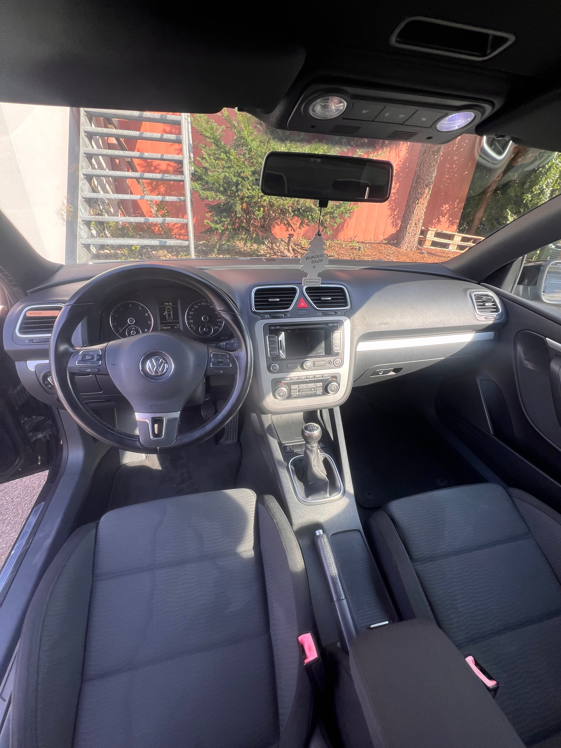 VW Eos 1.4 TSI BlueMotion Technology-image-7