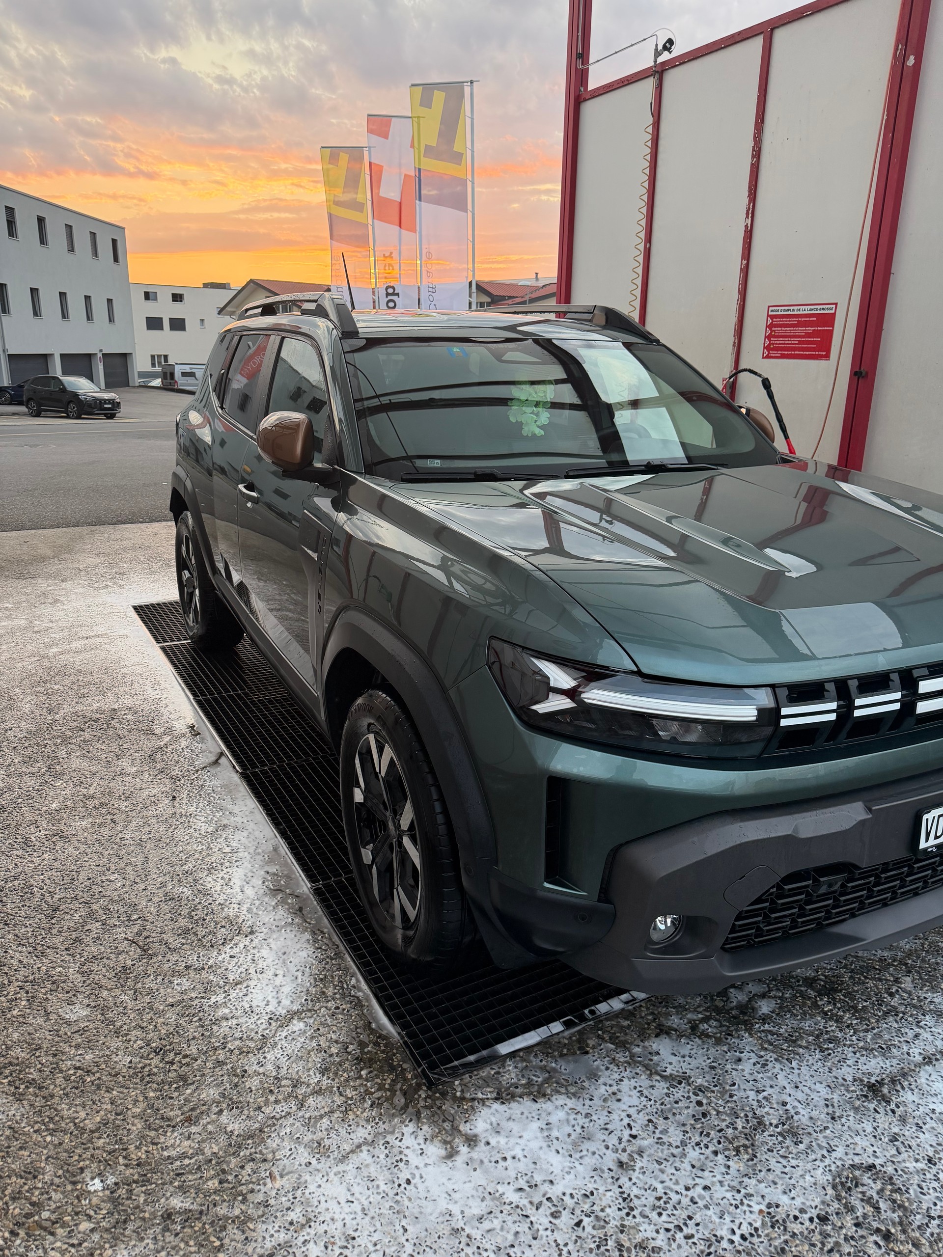 DACIA HEV 140 Hybrid Extrême-image-1