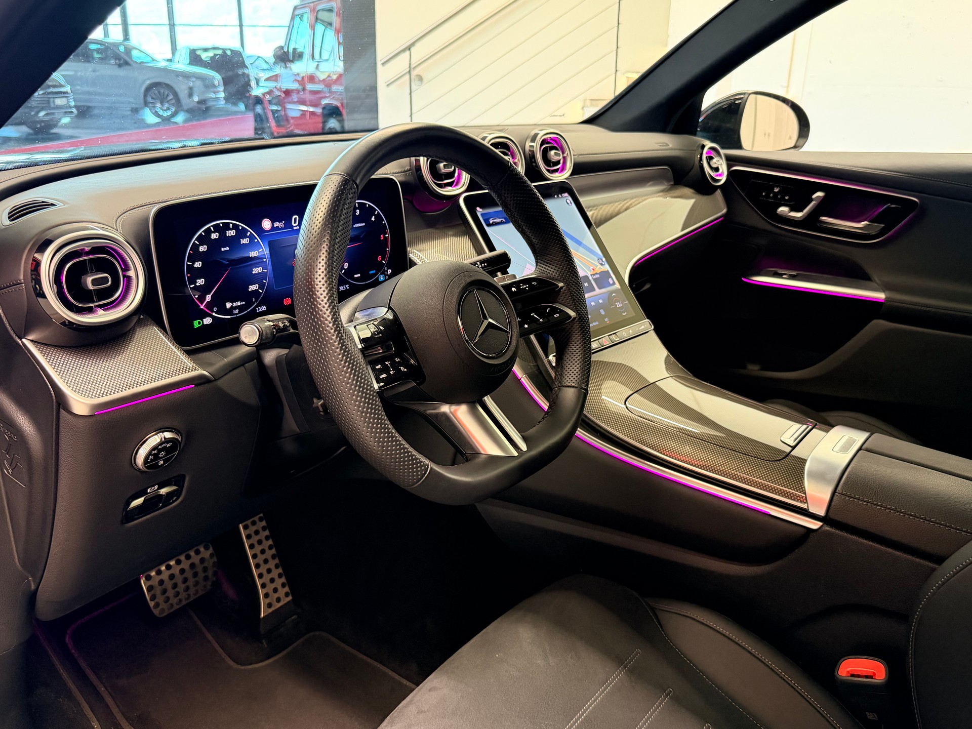 MERCEDES-BENZ GLC 300 d AMG 4Matic 9G-Tronic-image-11