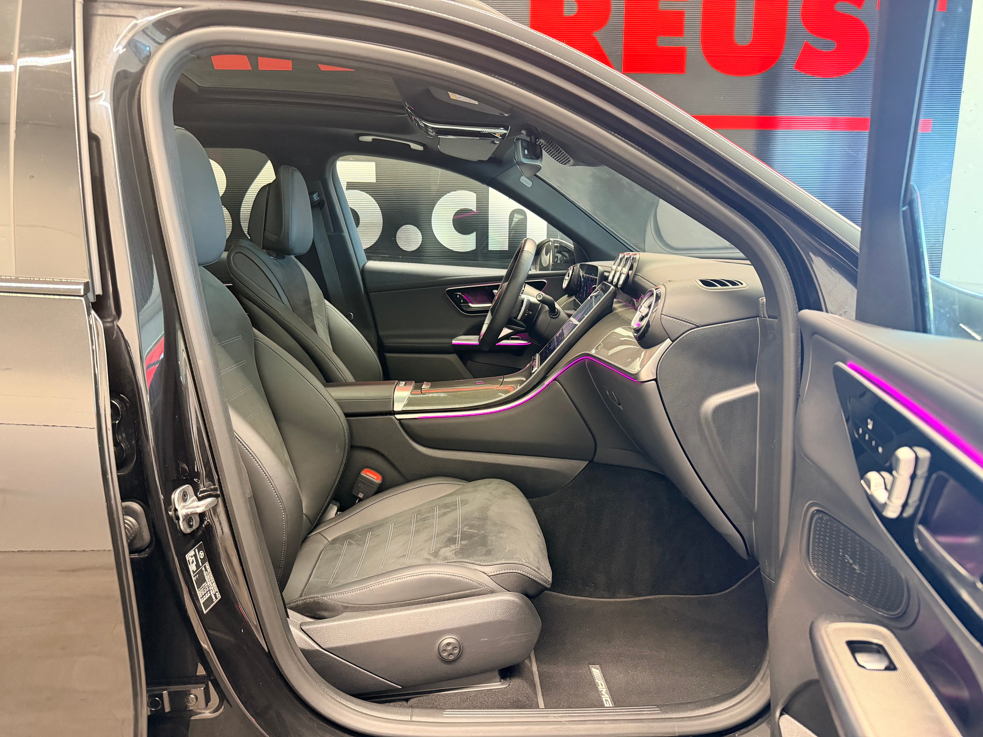 MERCEDES-BENZ GLC 300 d AMG 4Matic 9G-Tronic-image-19