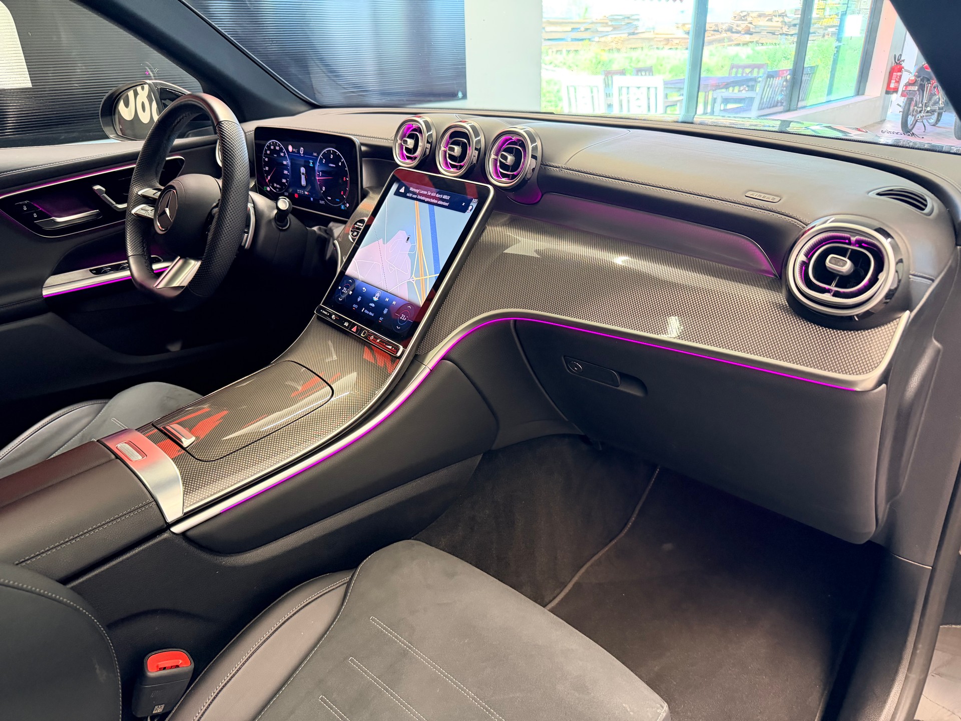 MERCEDES-BENZ GLC 300 d AMG 4Matic 9G-Tronic-image-17