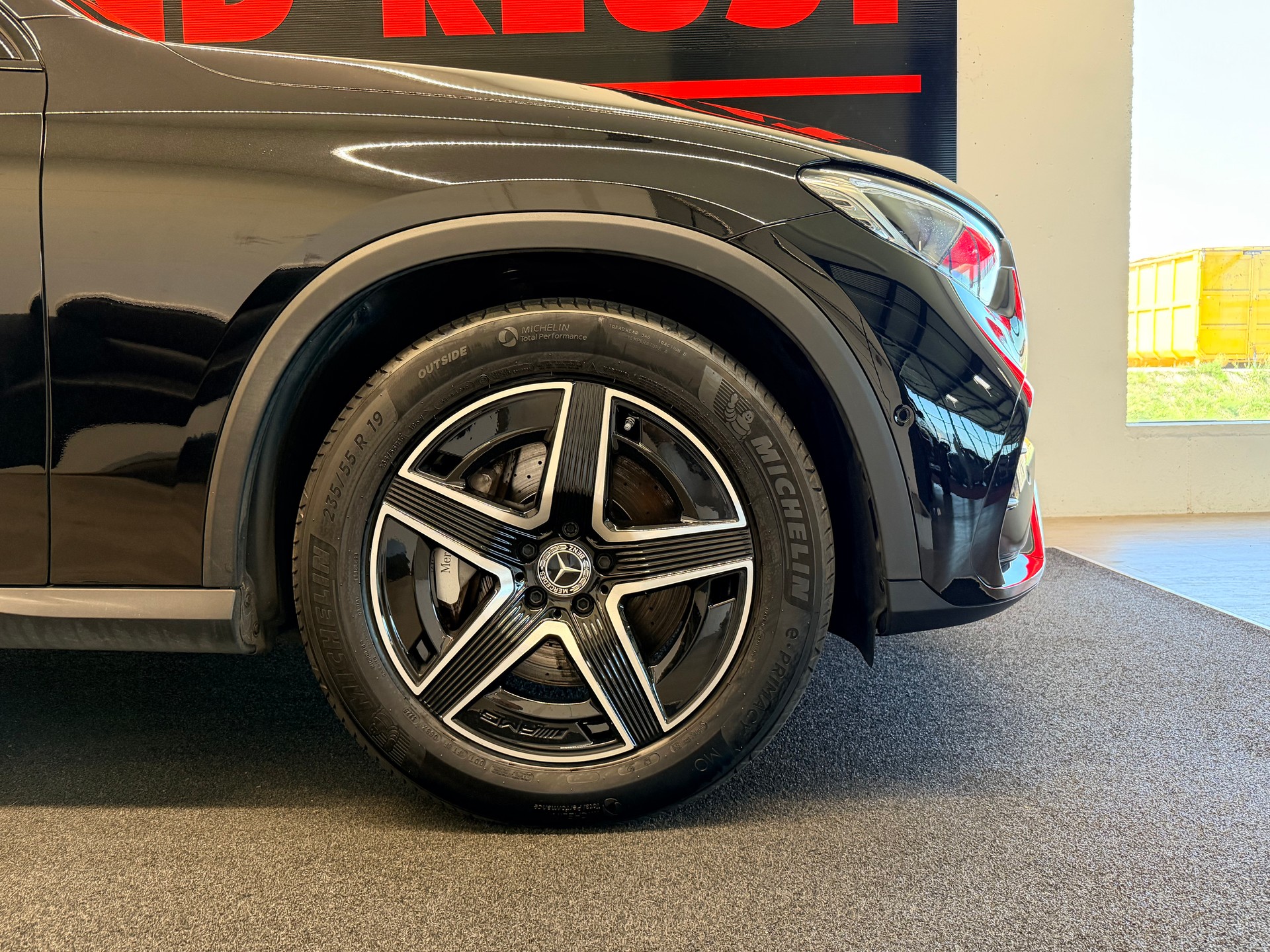 MERCEDES-BENZ GLC 300 d AMG 4Matic 9G-Tronic-image-5