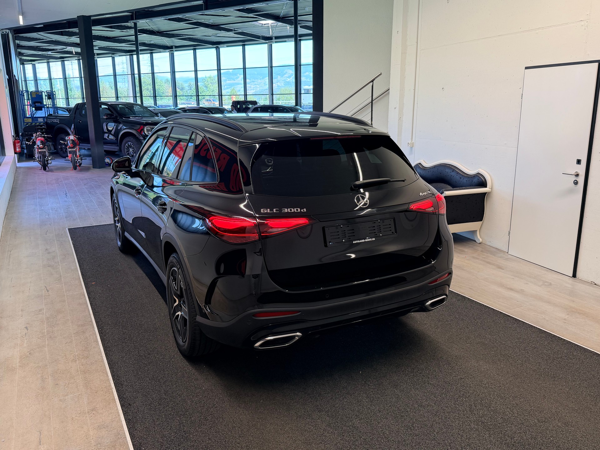 MERCEDES-BENZ GLC 300 d AMG 4Matic 9G-Tronic-image-8