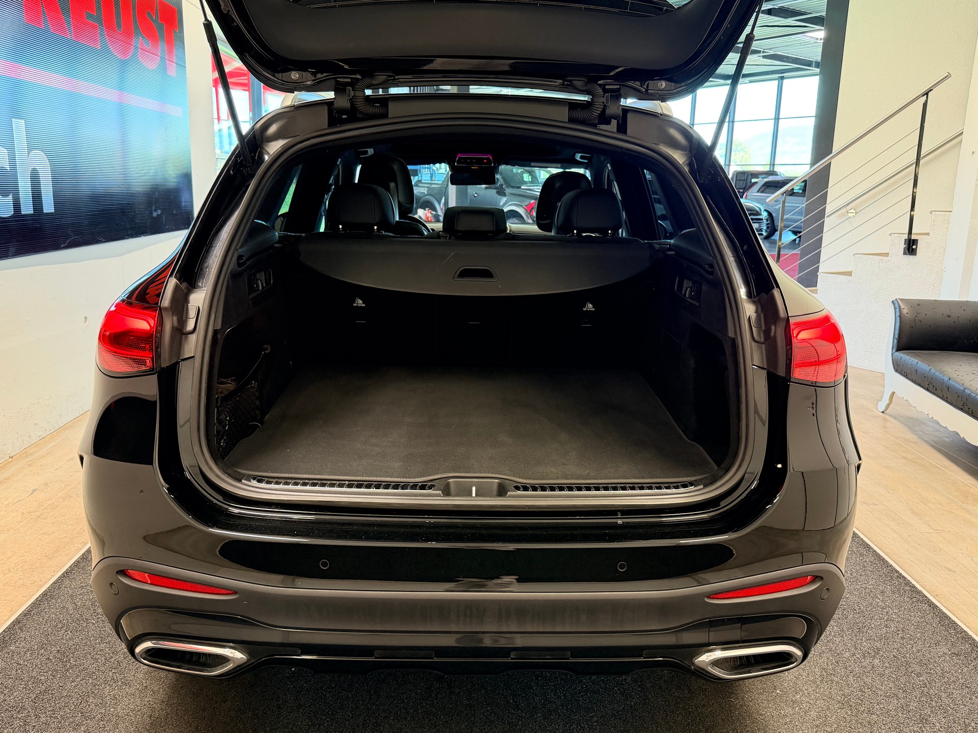 MERCEDES-BENZ GLC 300 d AMG 4Matic 9G-Tronic-image-9